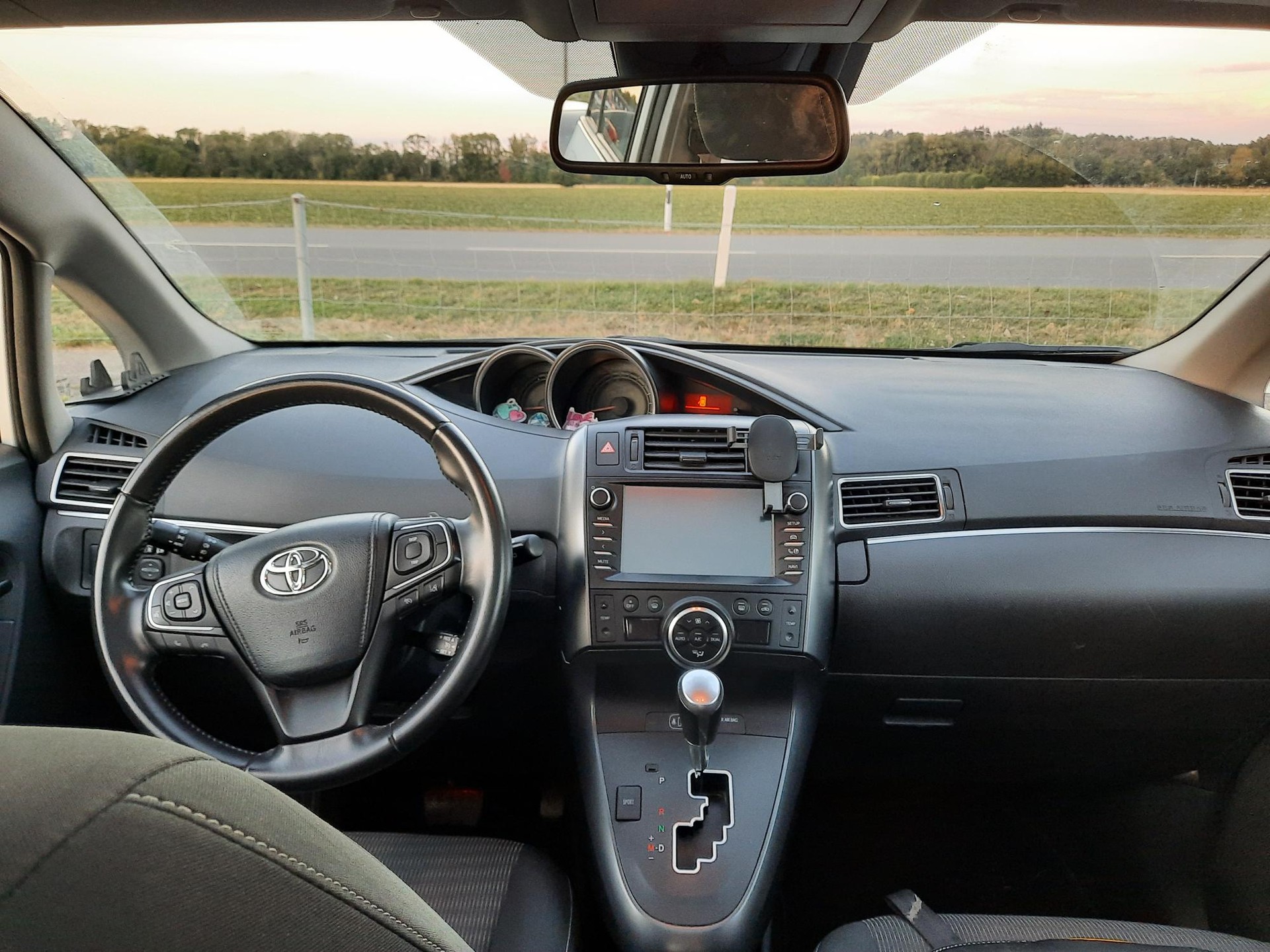 TOYOTA 1.8 VVT-i Trend MiD 7P-image-1