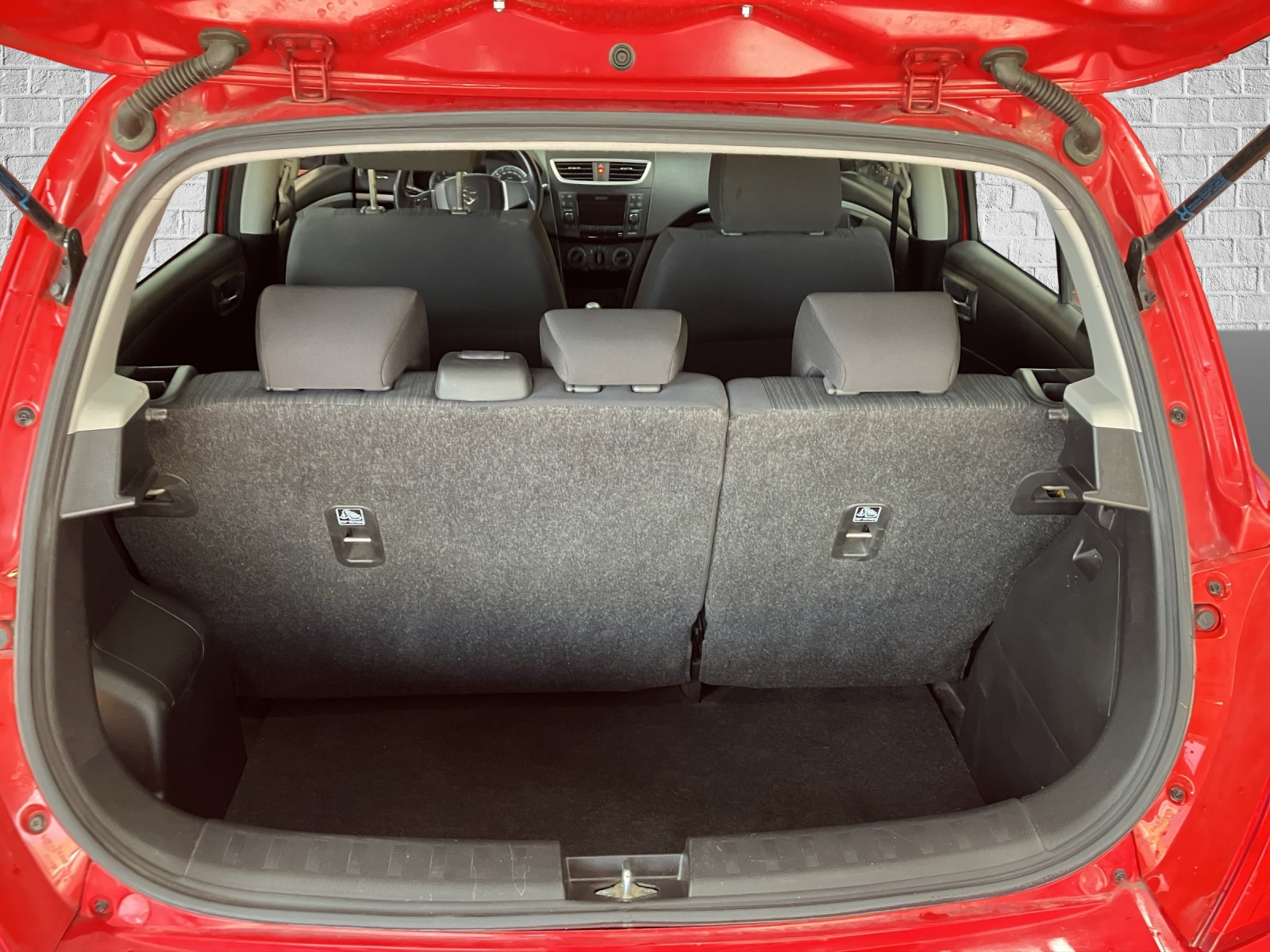 SUZUKI SWIFT-image-12