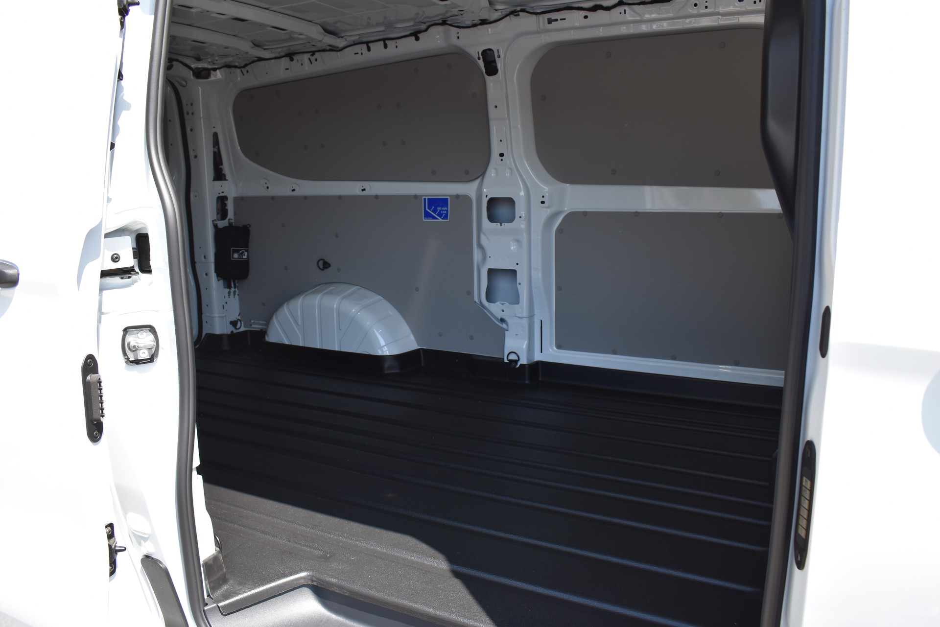 FORD E-Transit C Van 320 L2 Trend 71kWh-image-11