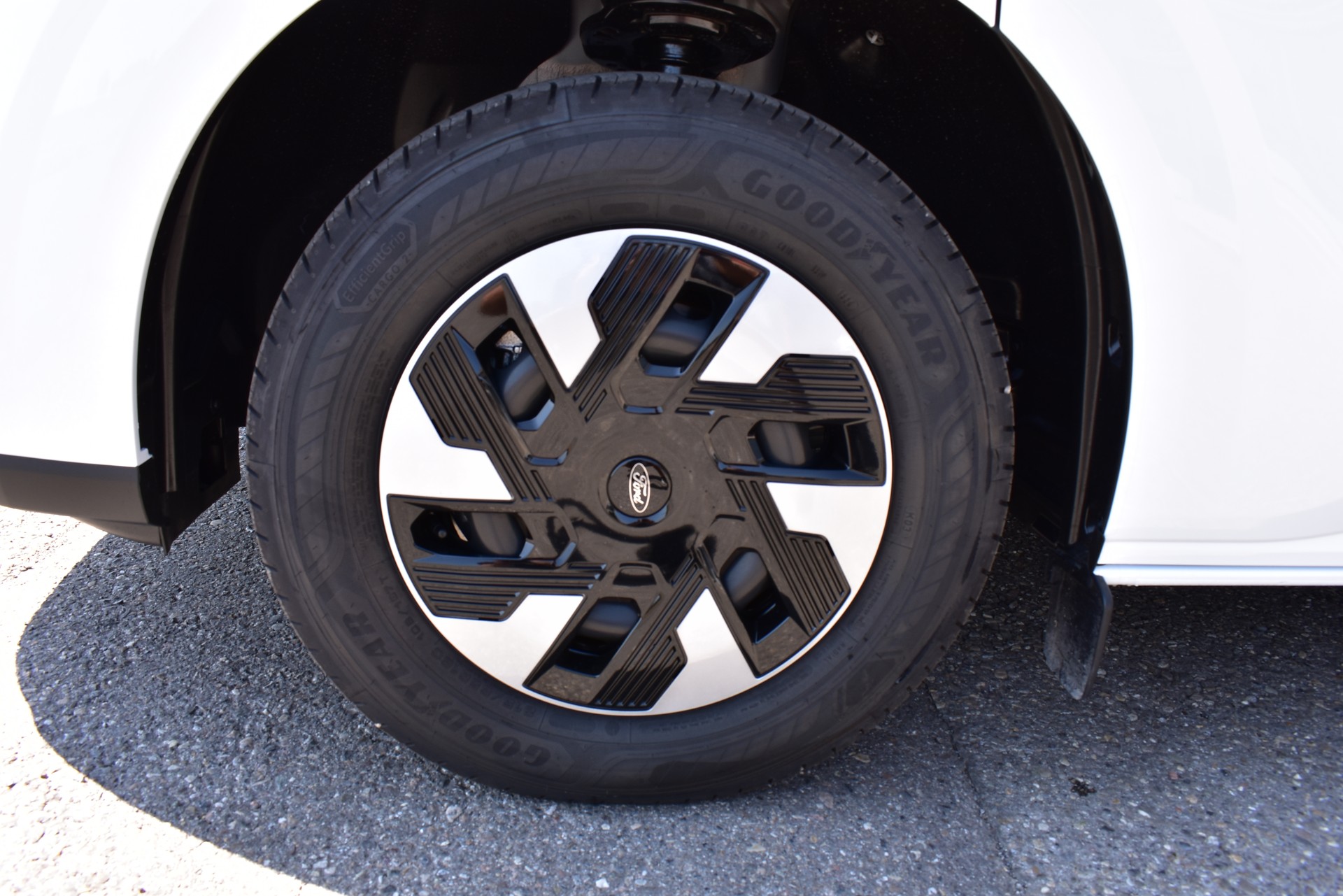 FORD E-Transit C Van 320 L2 Trend 71kWh-image-12