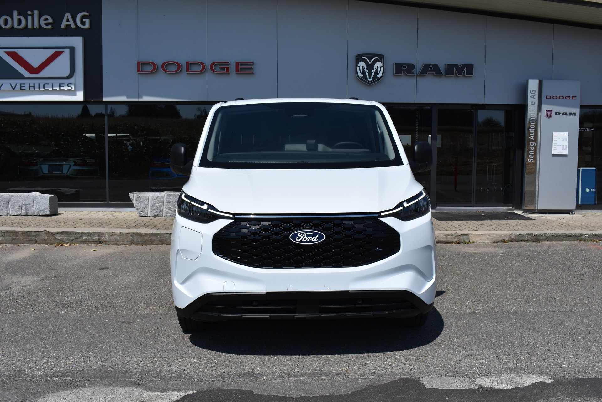 FORD E-Transit C Van 320 L2 Trend 71kWh-image-1