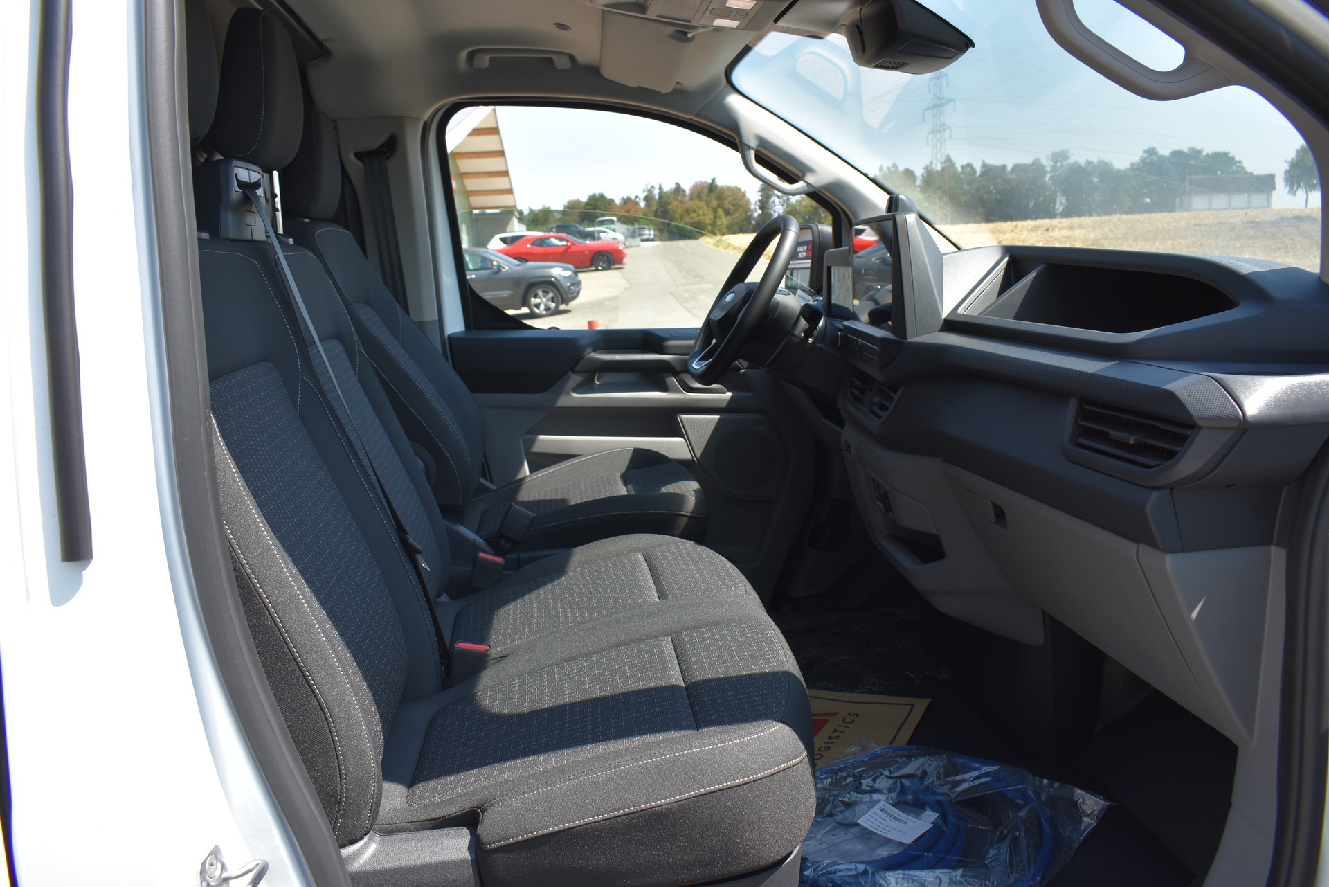 FORD E-Transit C Van 320 L2 Trend 71kWh-image-9