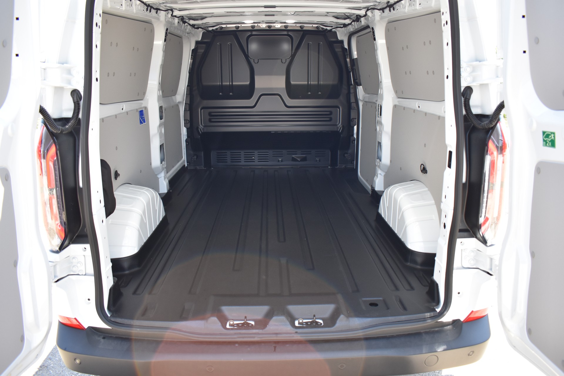 FORD E-Transit C Van 320 L2 Trend 71kWh-image-10