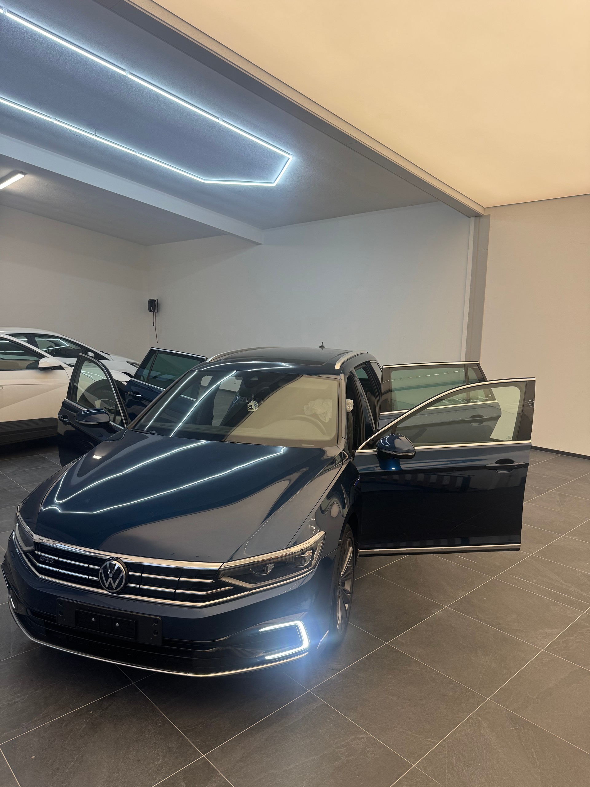 VW GTE-image-11