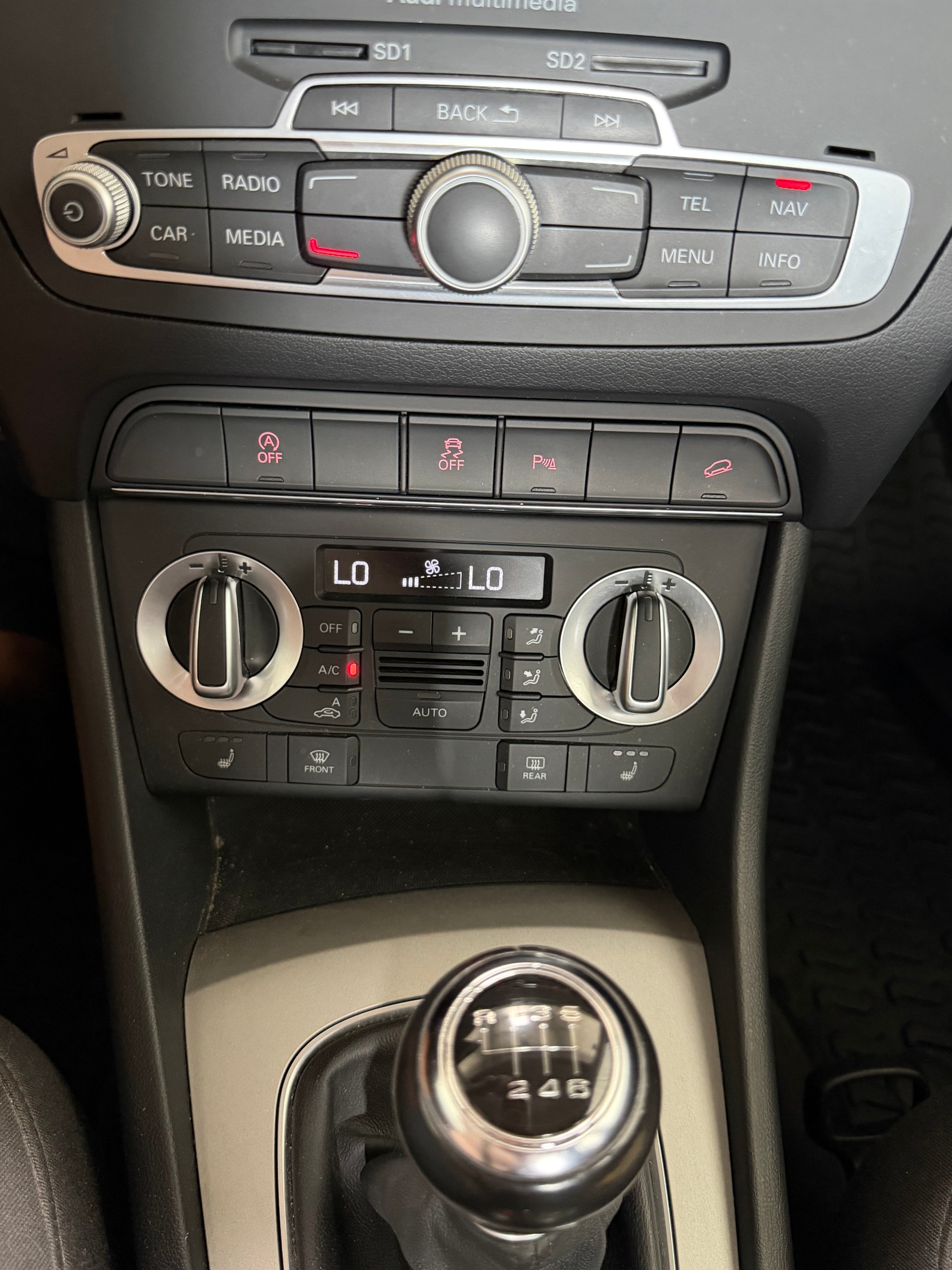 AUDI Q3 2.0 TFSI quattro-image-13