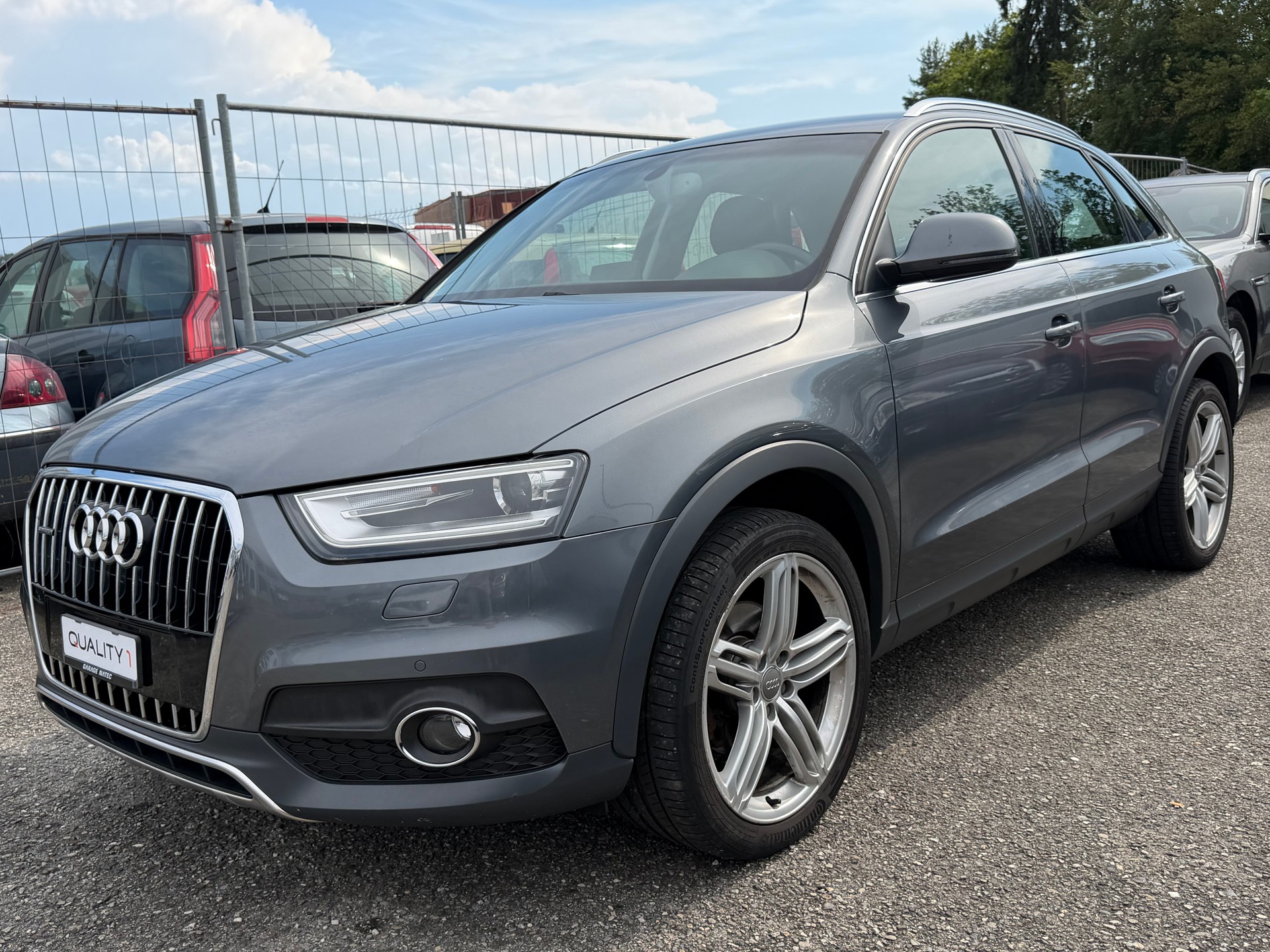 AUDI Q3 2.0 TFSI quattro-image-1