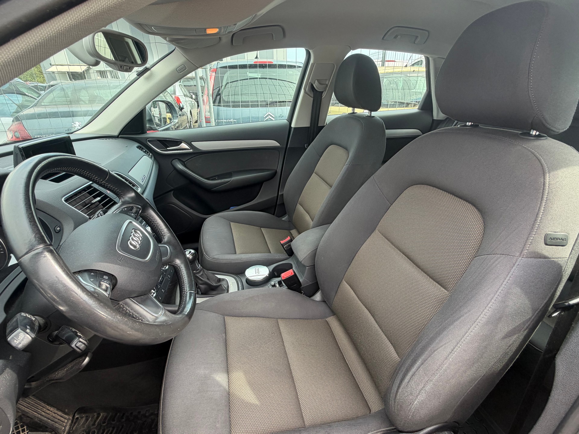 AUDI Q3 2.0 TFSI quattro-image-5