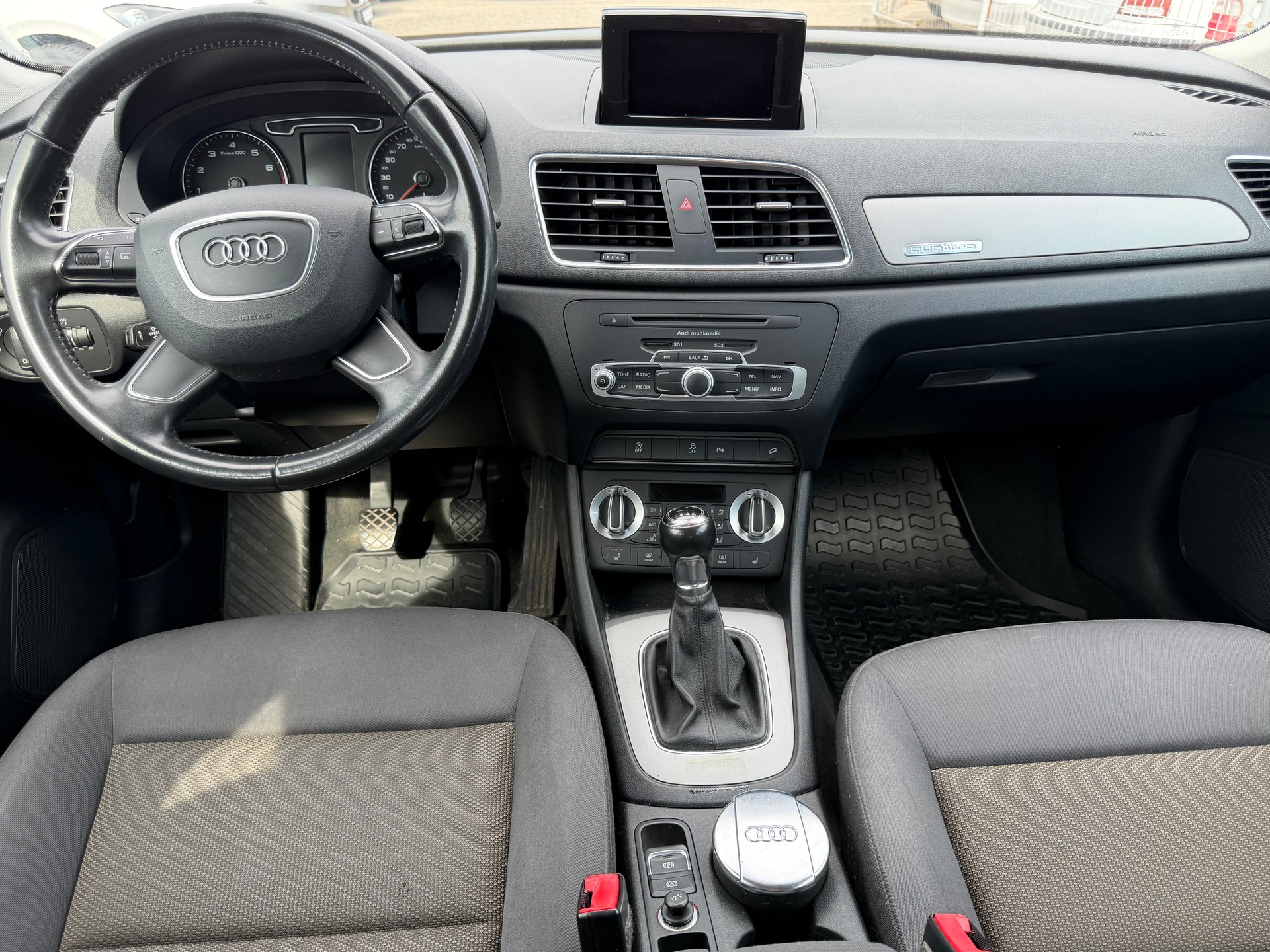 AUDI Q3 2.0 TFSI quattro-image-4