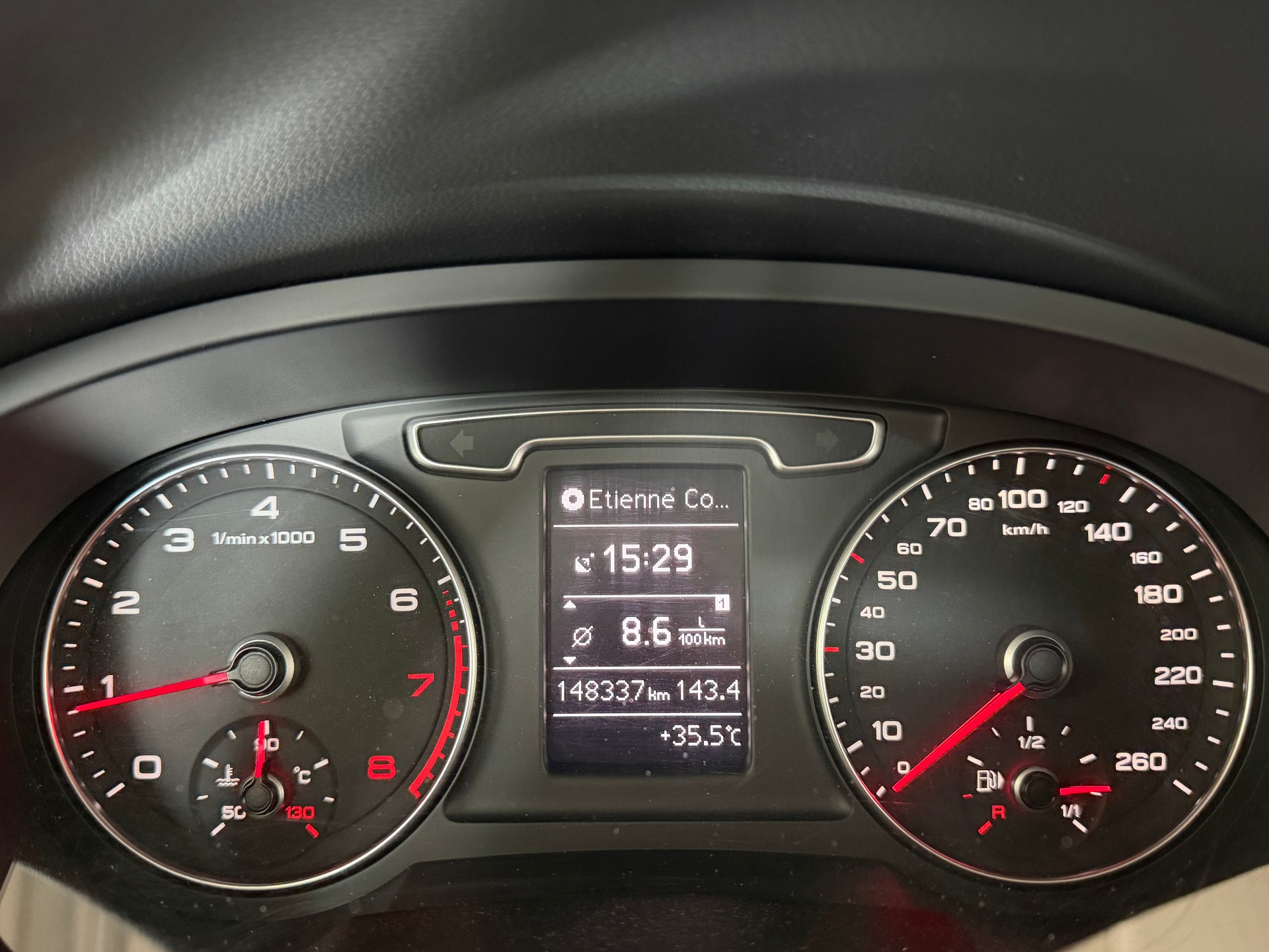 AUDI Q3 2.0 TFSI quattro-image-11