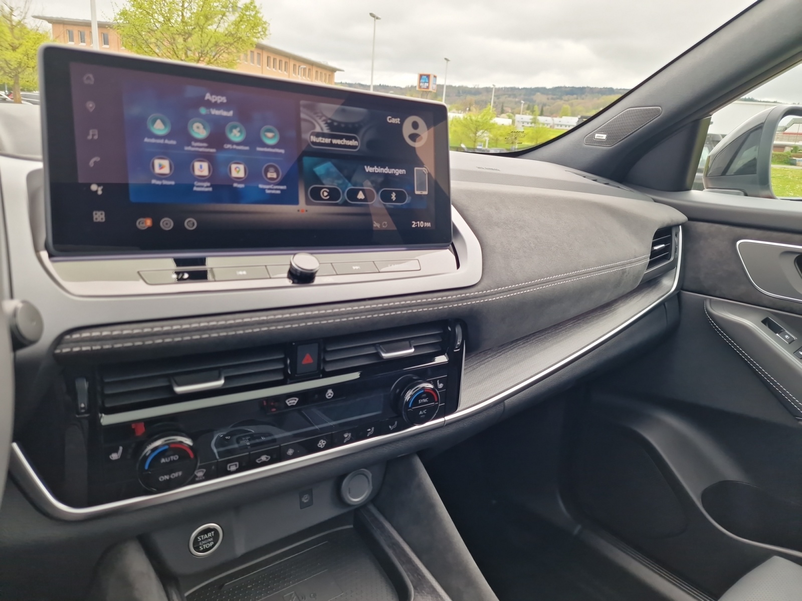 NISSAN Qashqai 1.3 DIG-T MHEV Tekna+ 4x4 Panorama-image-17