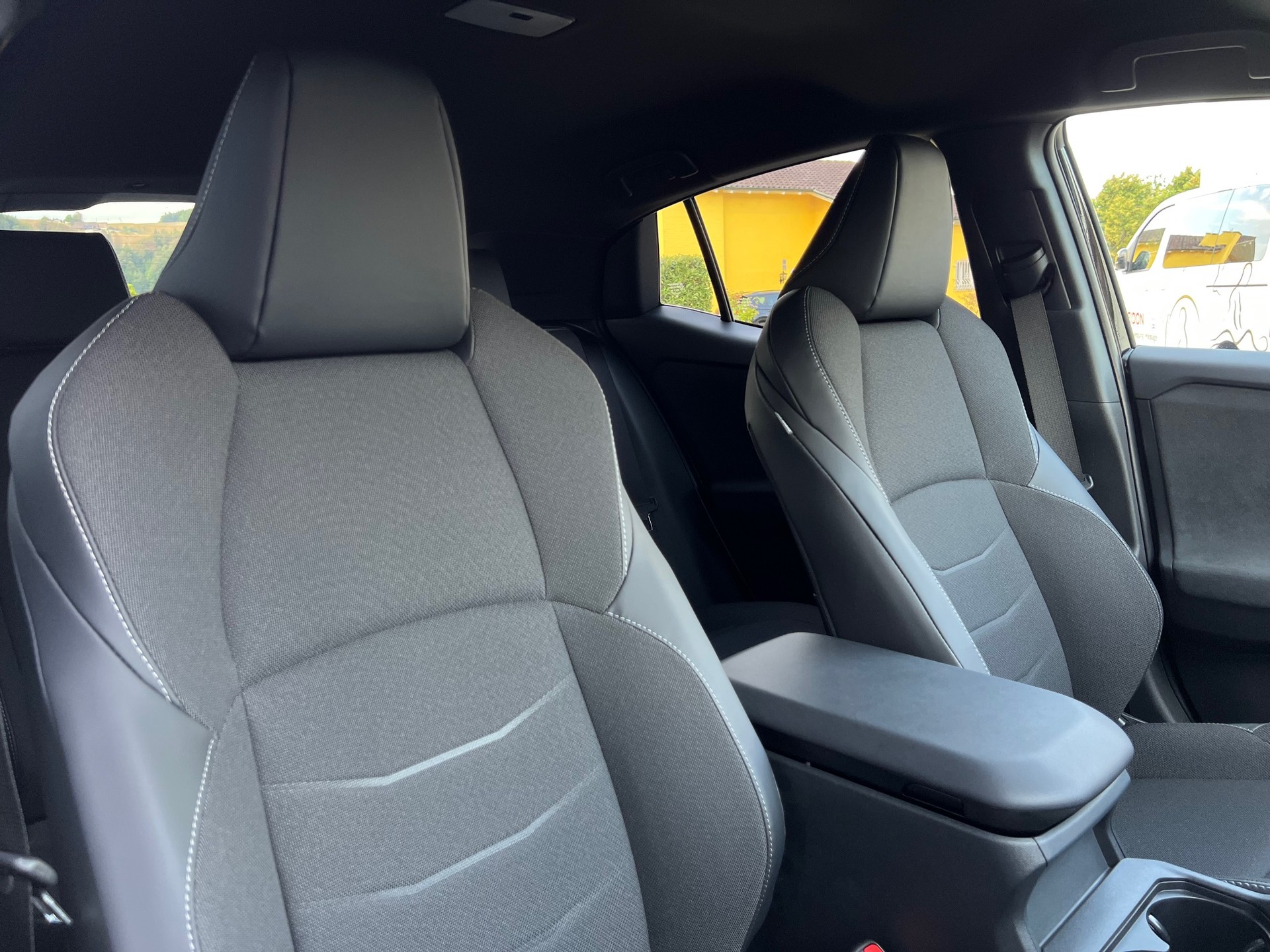 TOYOTA C-HR+ 77 kWh ICON FWD-image-10