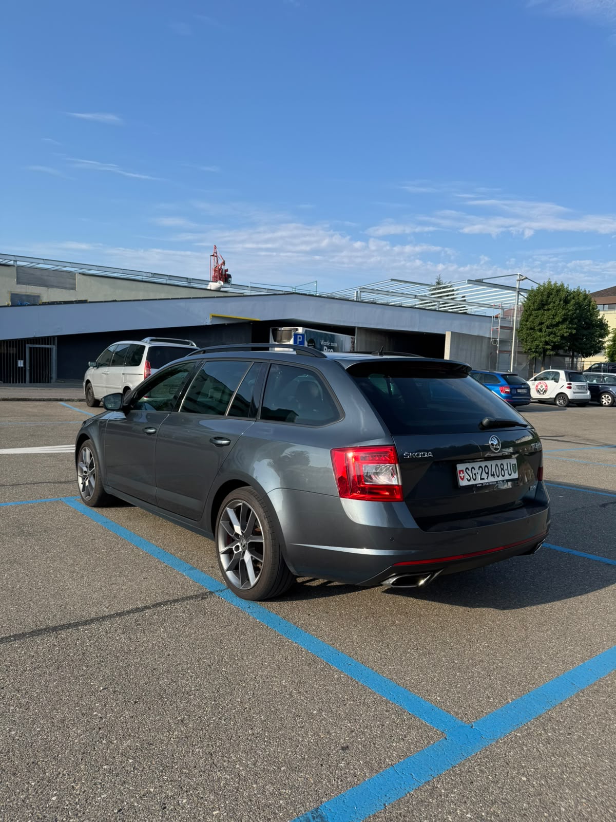 SKODA Octavia Combi 2.0 TSI RS DSG-image-2
