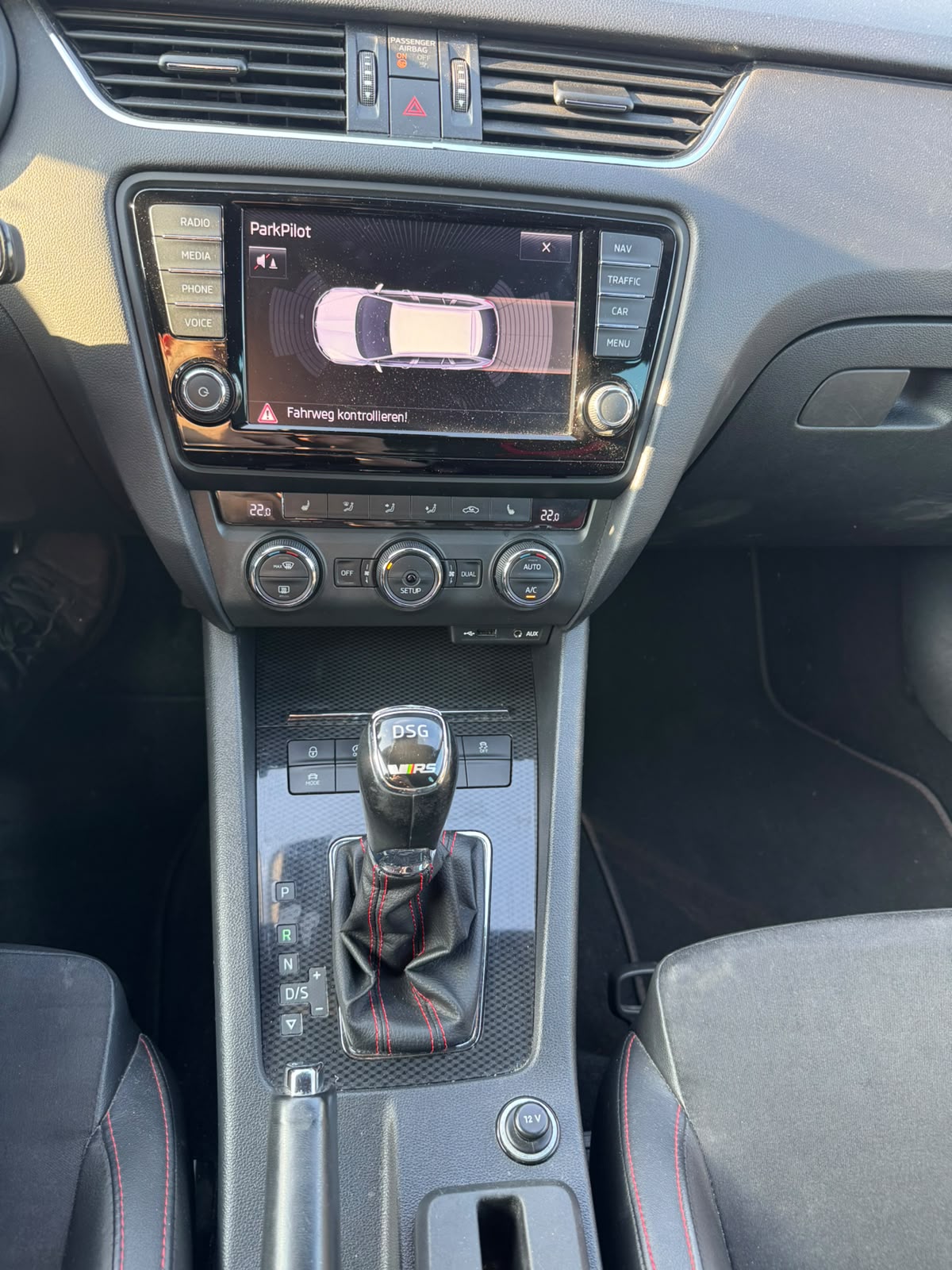 SKODA Octavia Combi 2.0 TSI RS DSG-image-5