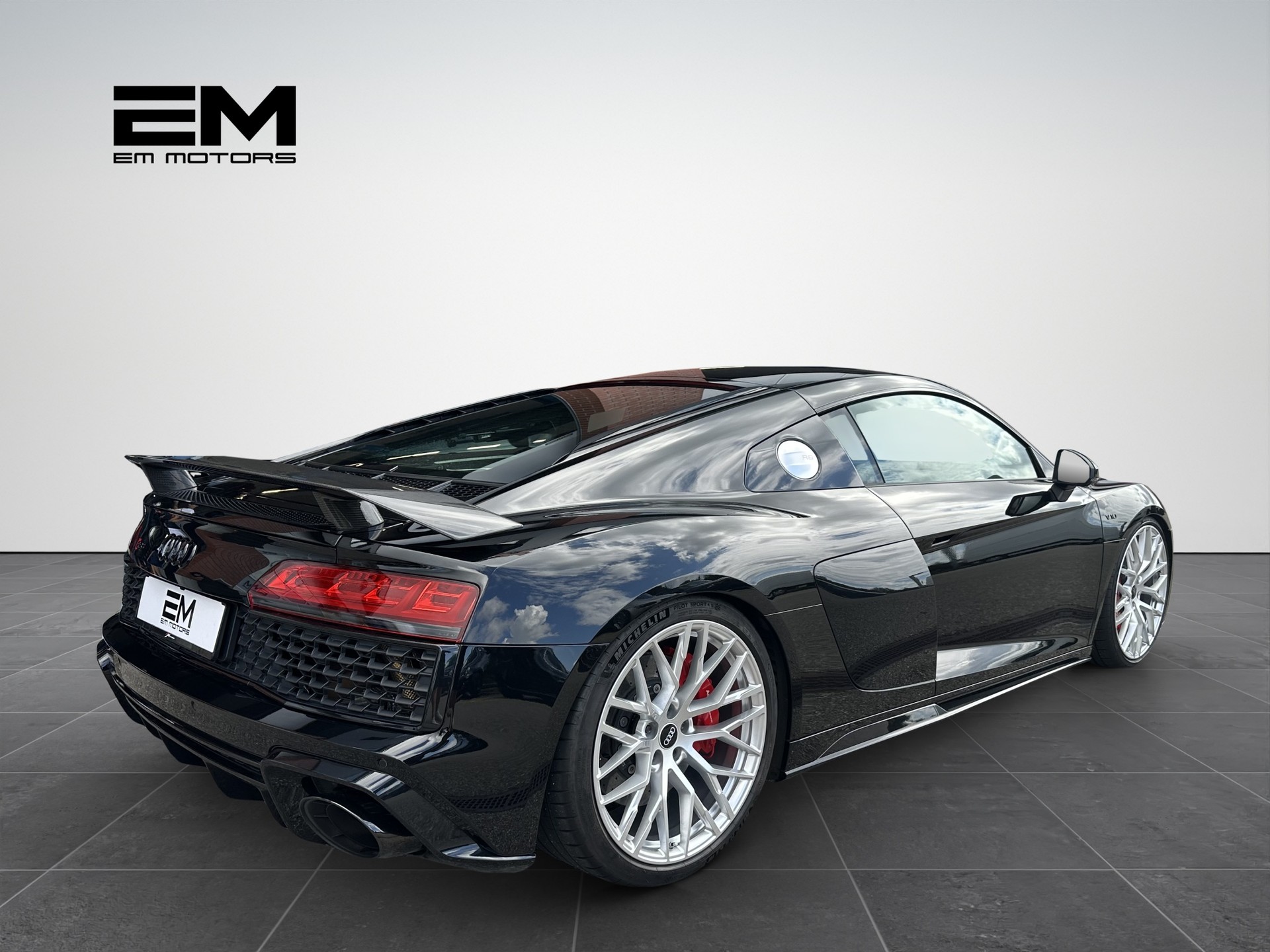 AUDI R8 Coupé performance S-Tronic-image-5