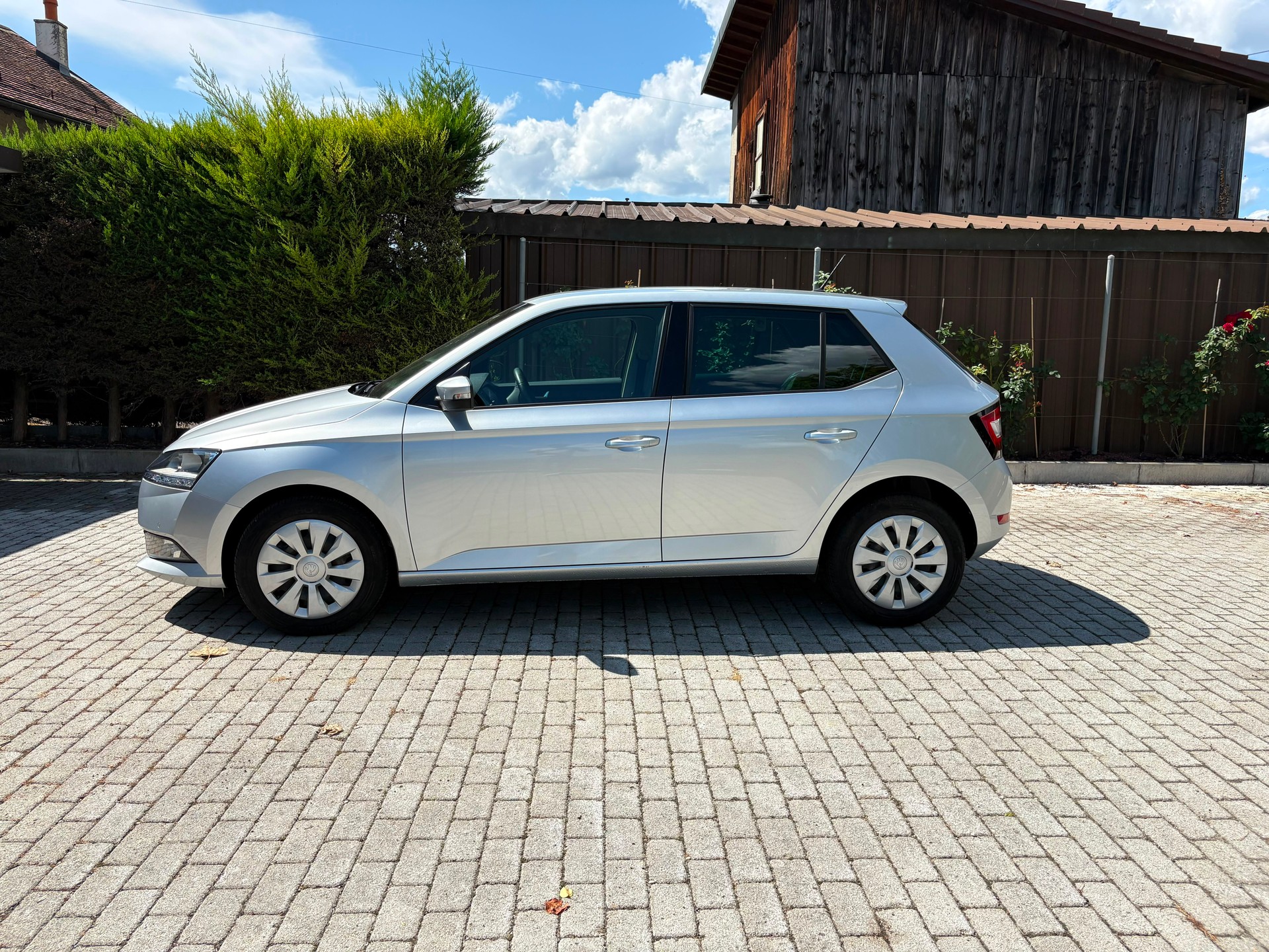 SKODA 1.0 MPI Ambition-image-1