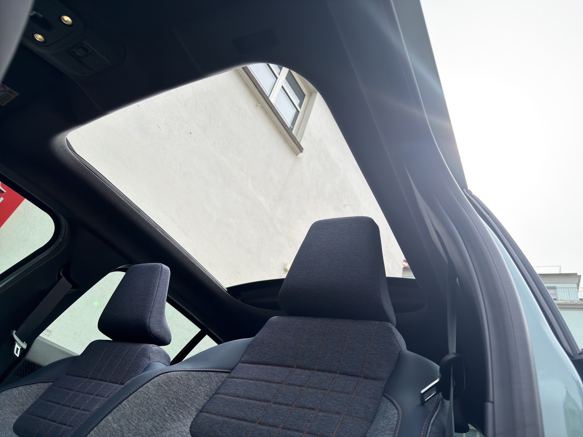 RENAULT R4 E-Tech Comfort Range 52 Plein Sud kWh Techno-image-6