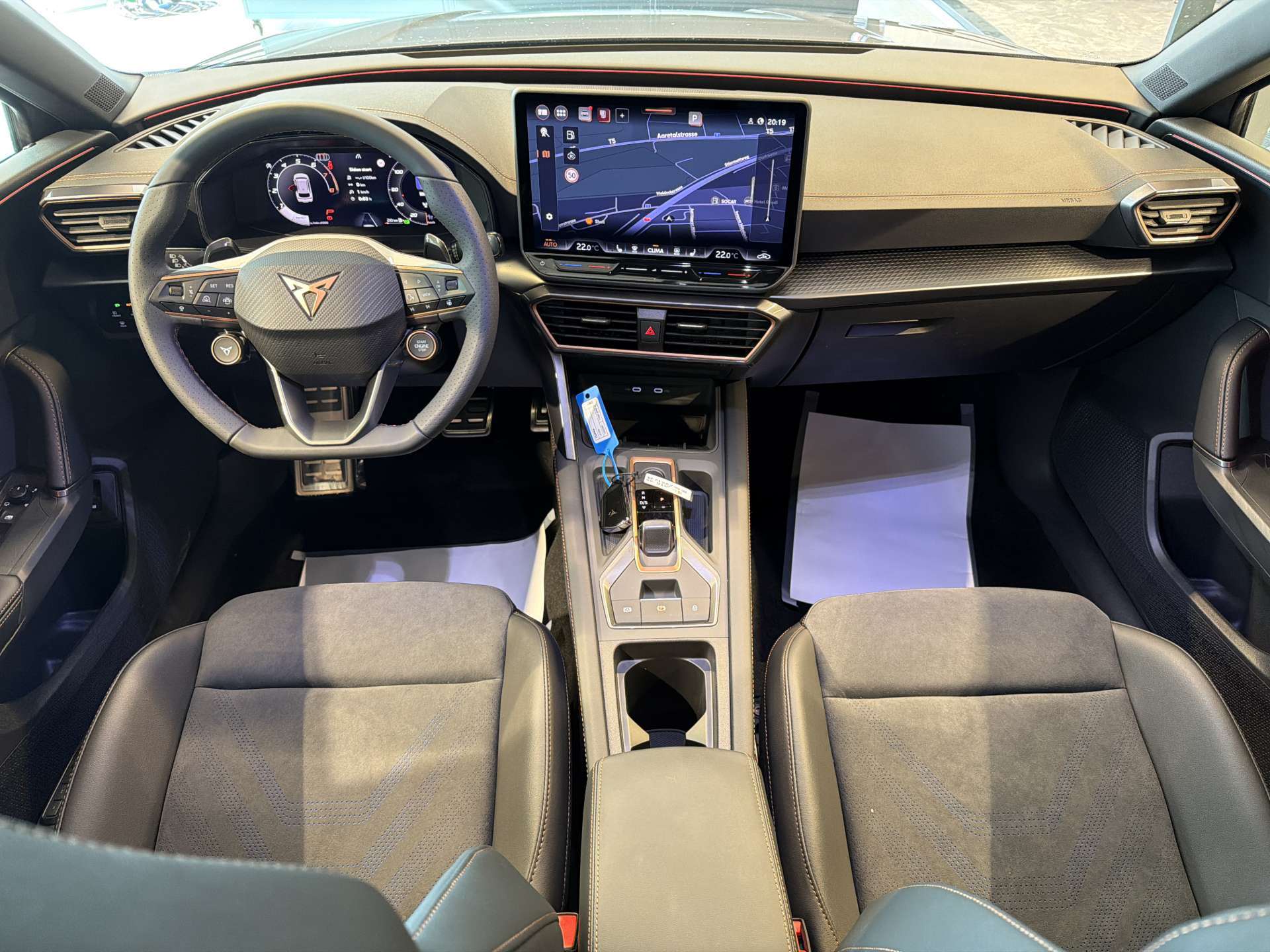 CUPRA LEON ST 2.0 TSi VZ 333PS 4Drive DSG-Automat-image-14