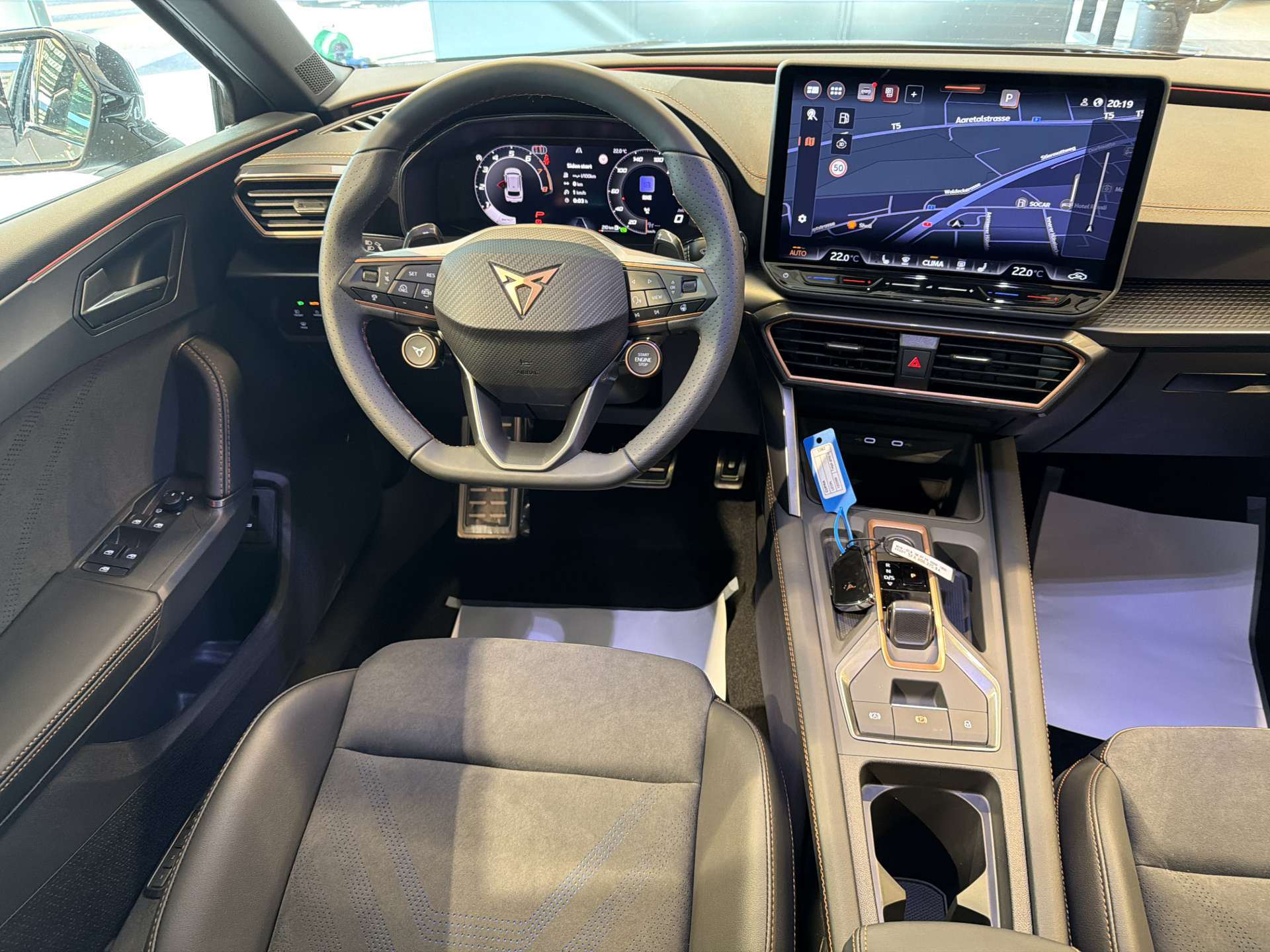 CUPRA LEON ST 2.0 TSi VZ 333PS 4Drive DSG-Automat-image-4