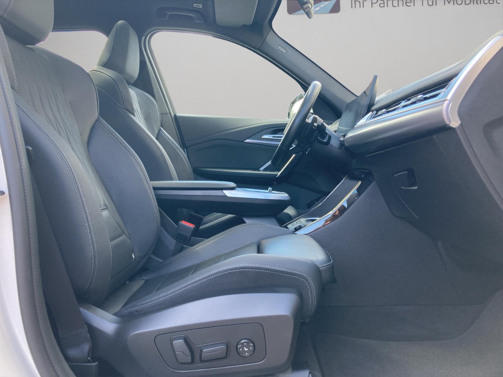 BMW X1 23i xDrive paddles-image-10