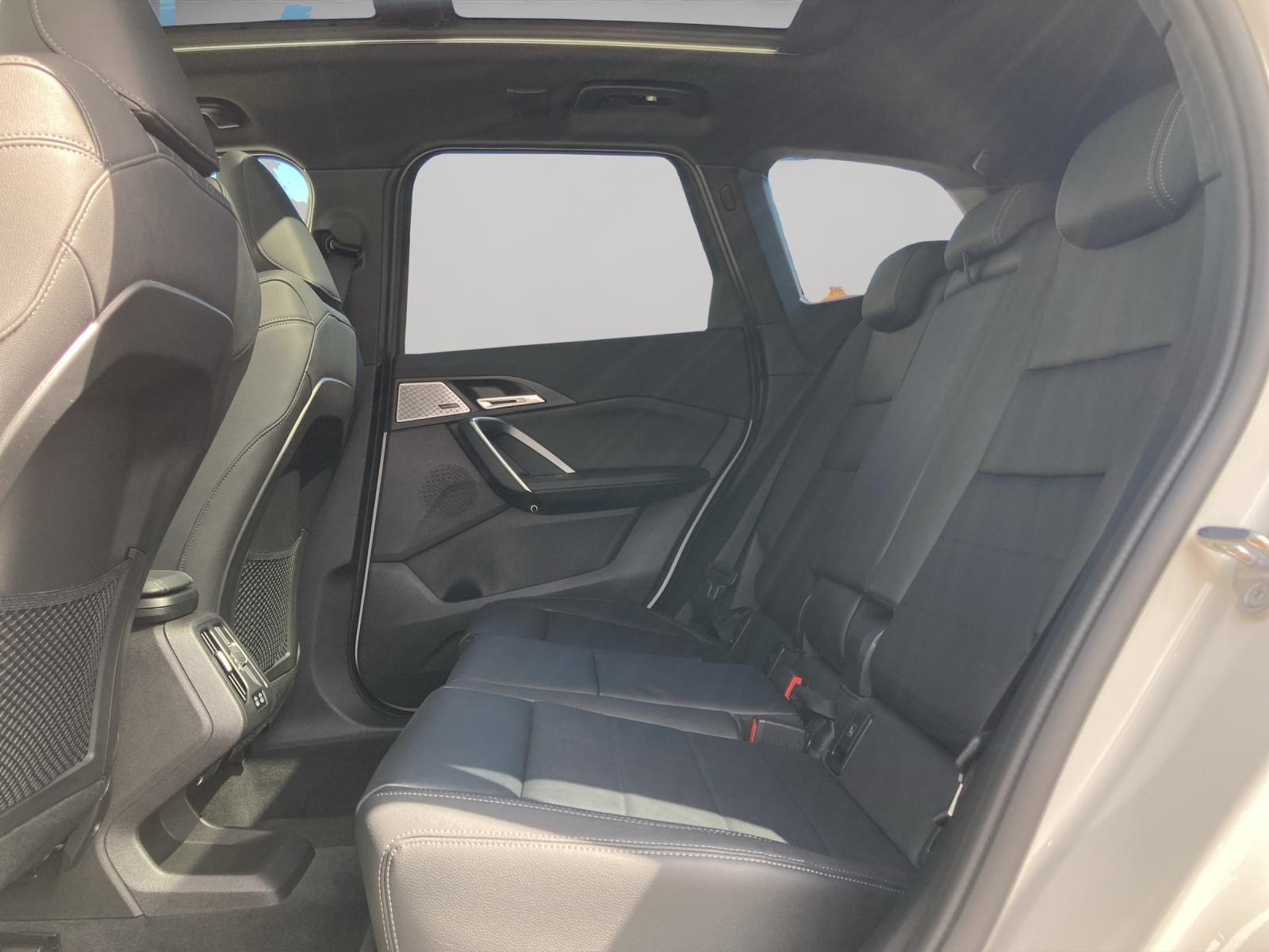 BMW X1 23i xDrive paddles-image-9