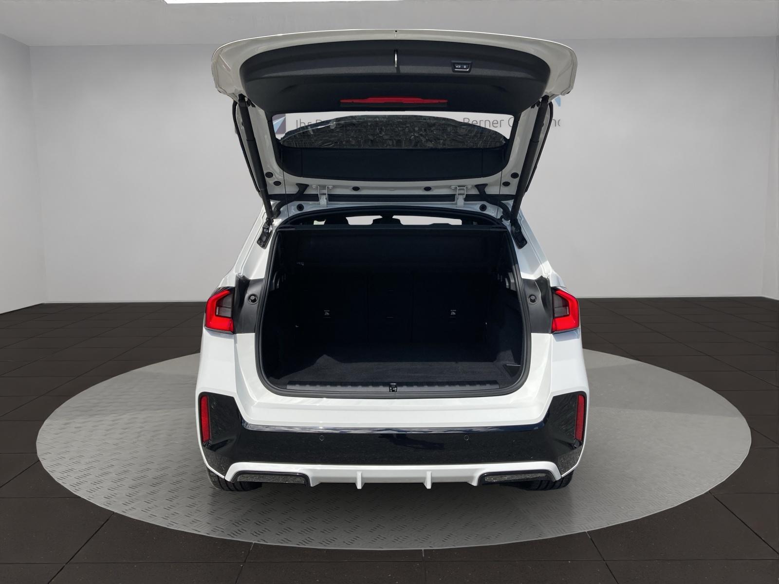 BMW X1 23i xDrive paddles-image-20