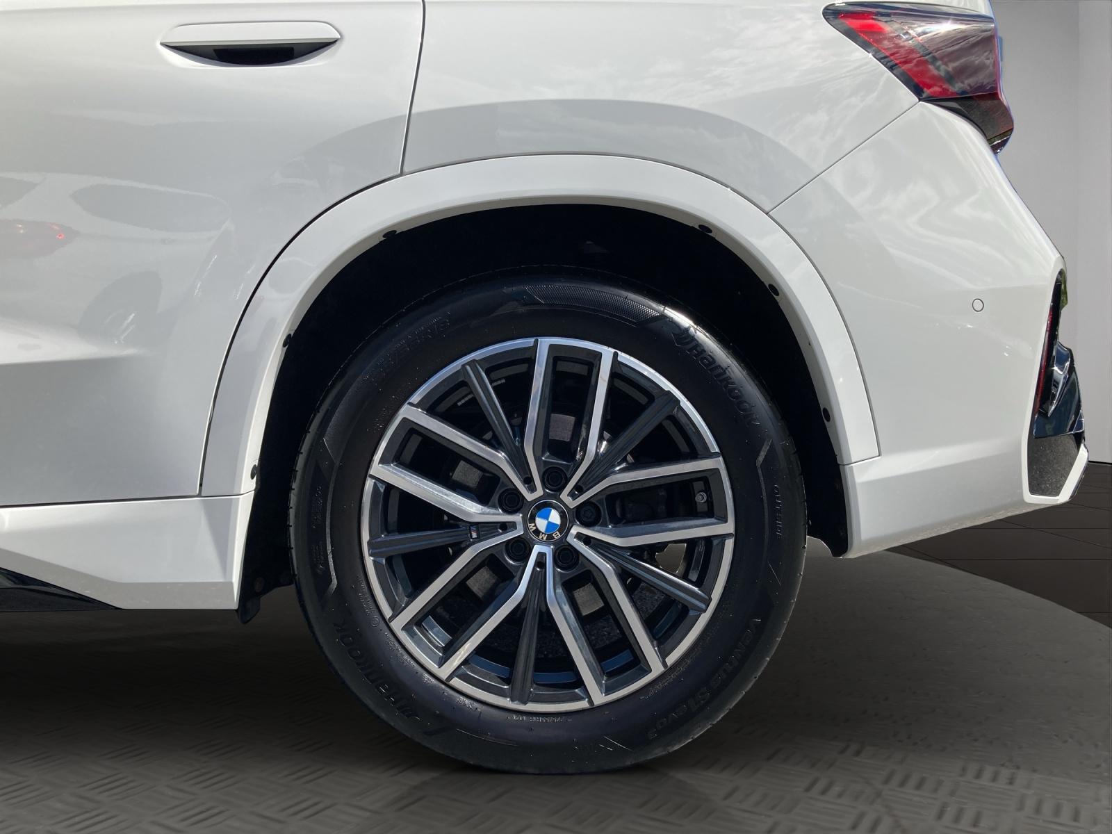 BMW X1 23i xDrive paddles-image-18