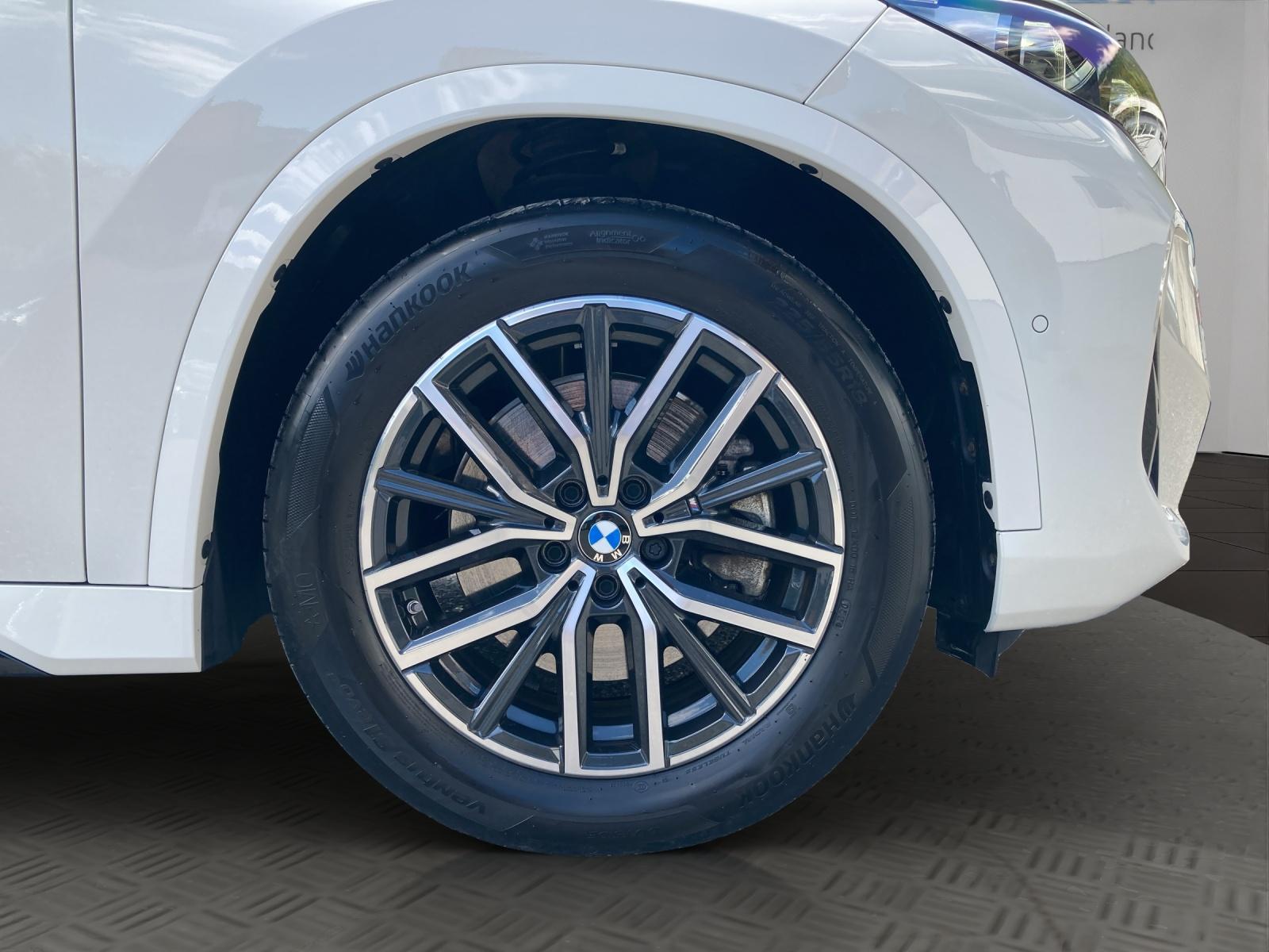 BMW X1 23i xDrive paddles-image-17
