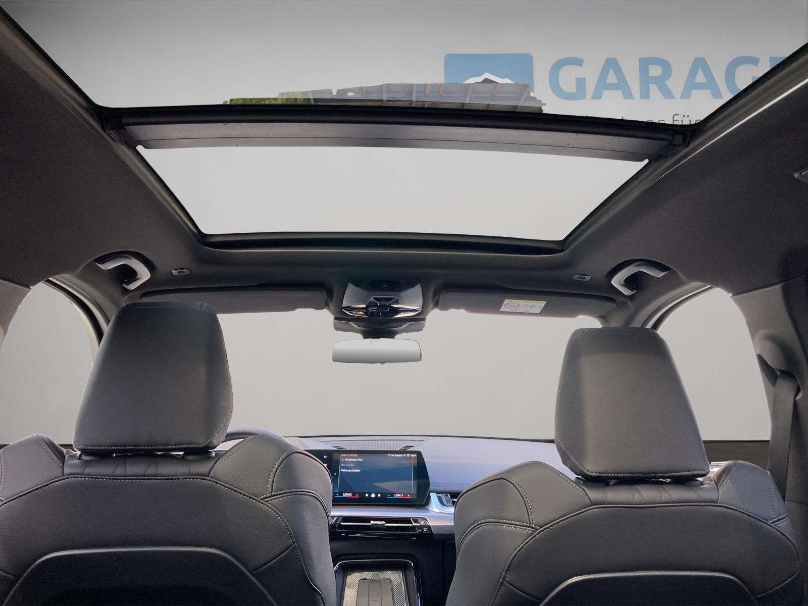 BMW X1 23i xDrive paddles-image-15