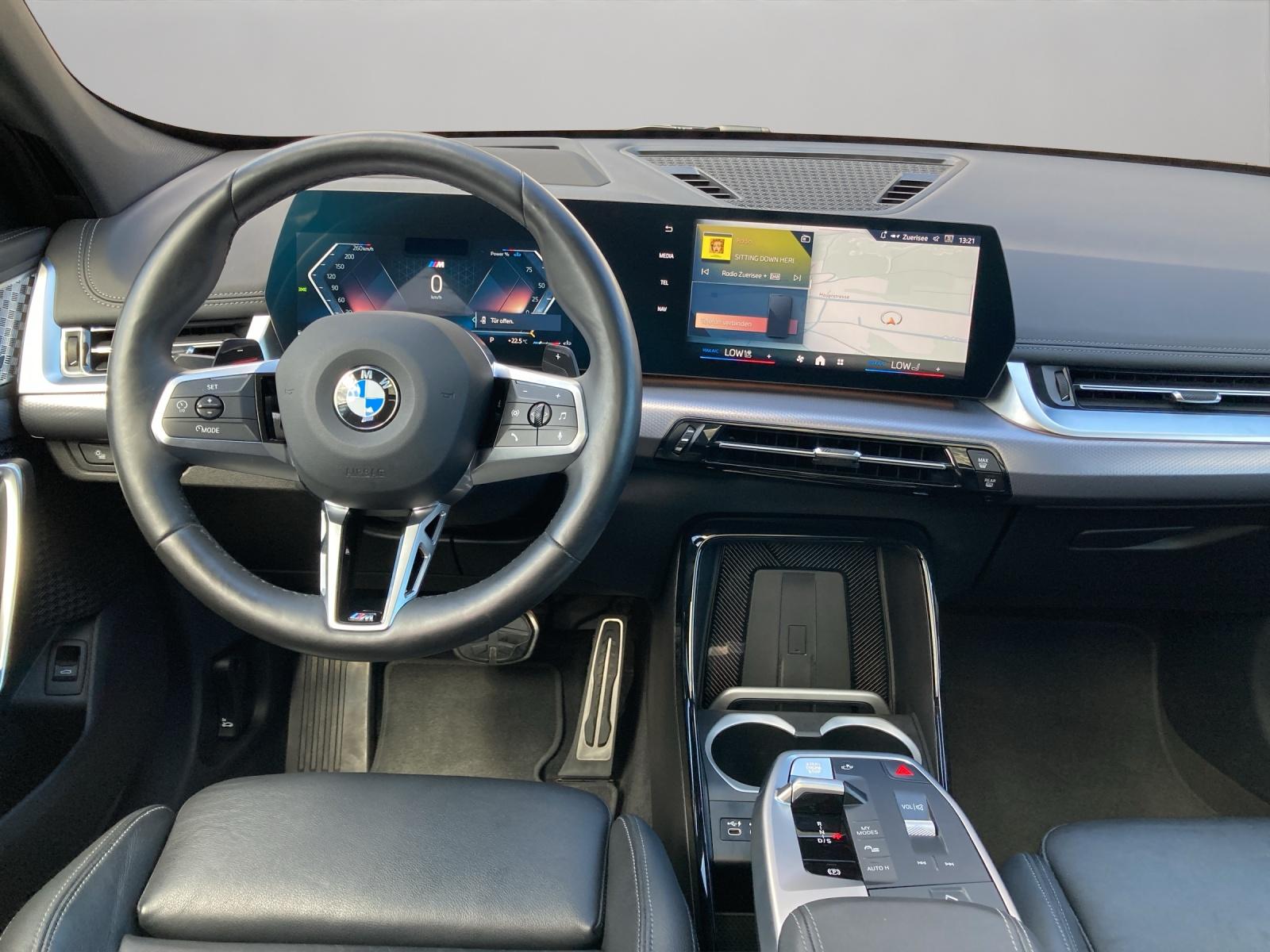 BMW X1 23i xDrive paddles-image-13