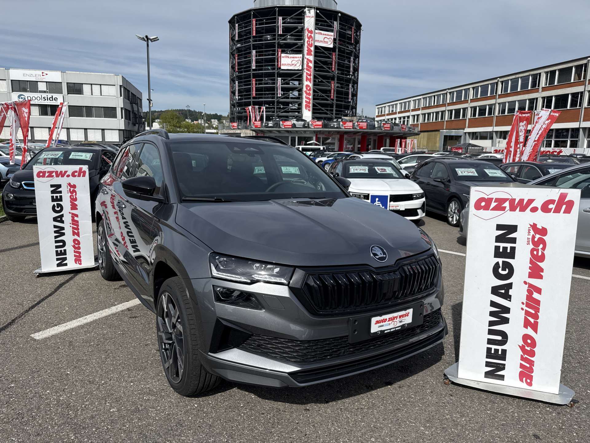 SKODA Karoq 2.0 TSi SportLine 4x4 DSG-Automat-image-0