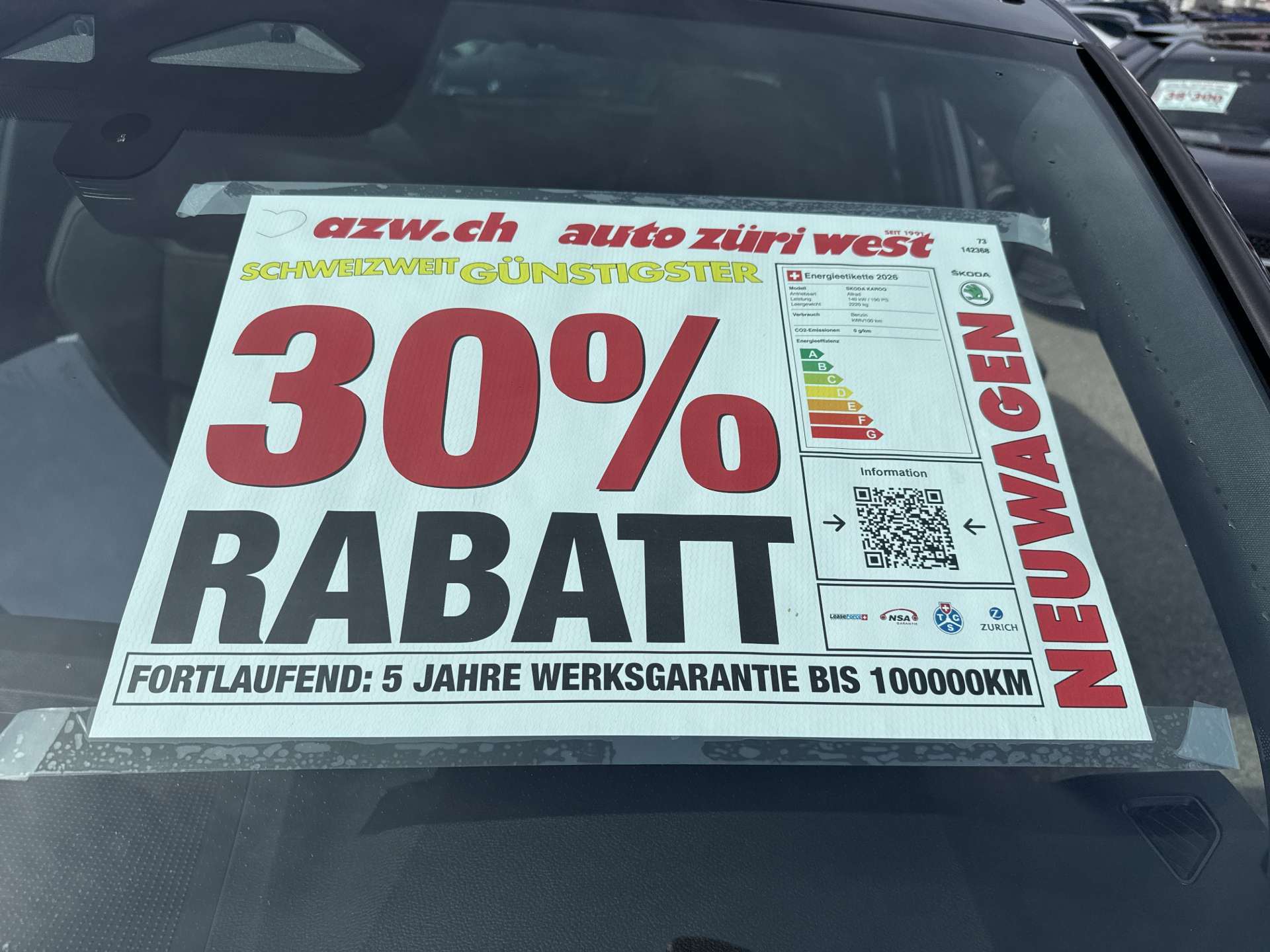 SKODA Karoq 2.0 TSi SportLine 4x4 DSG-Automat-image-3