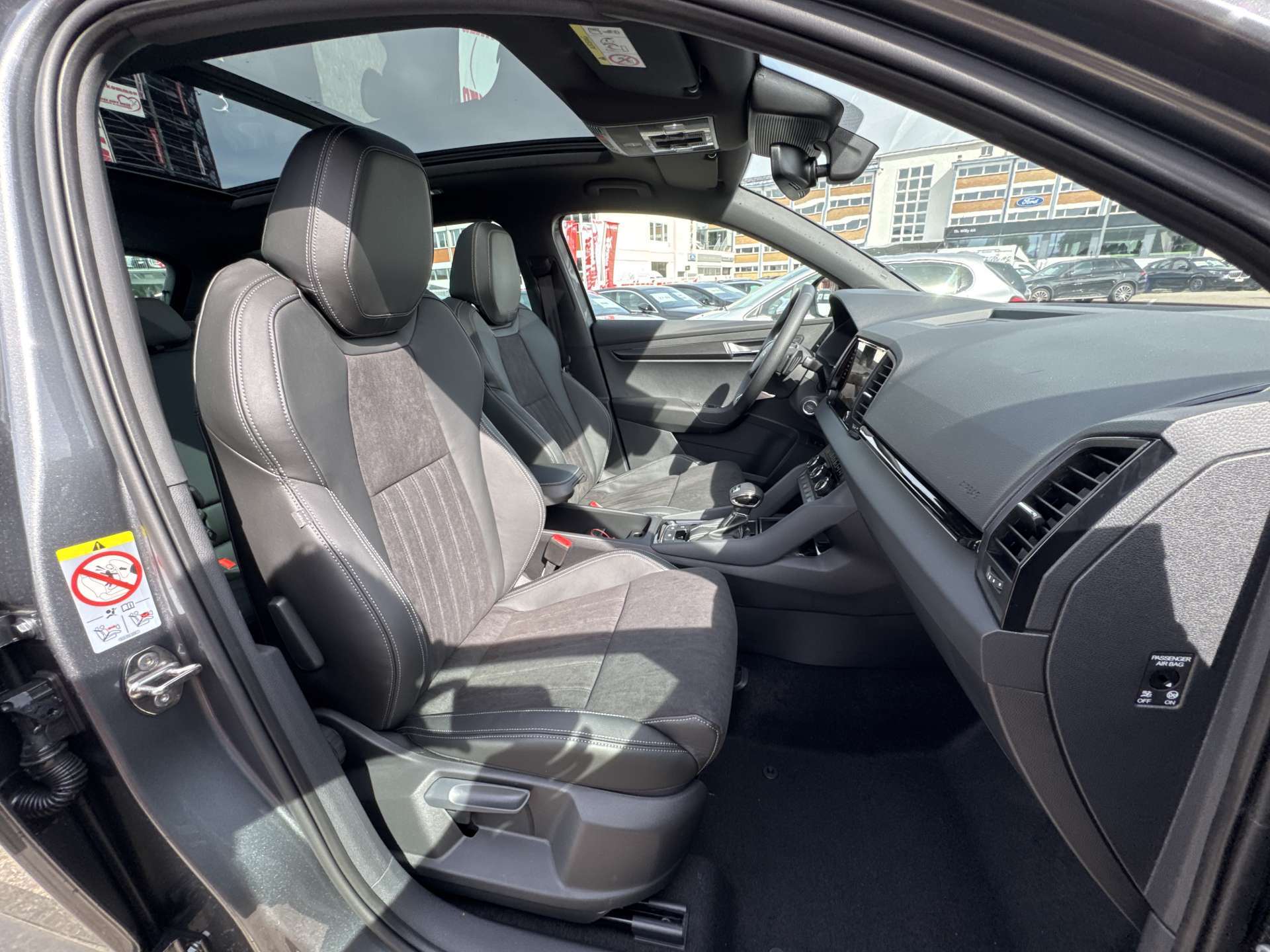 SKODA Karoq 2.0 TSi SportLine 4x4 DSG-Automat-image-12