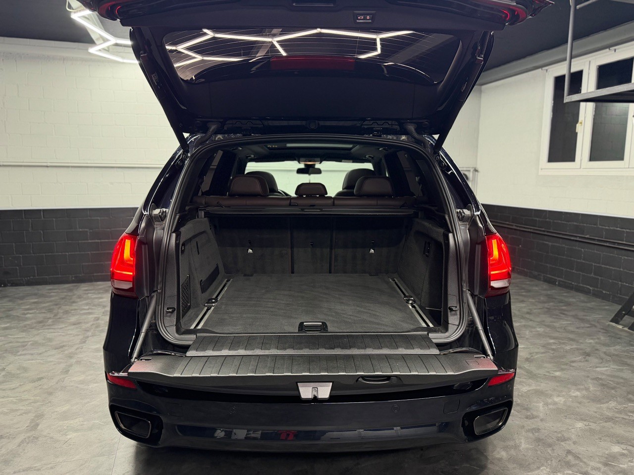 BMW X5 xDrive M50d Steptronic M-Paket | Panorama Dach | Harman/Kardon | Head-Up | 360° Kamera-image-24