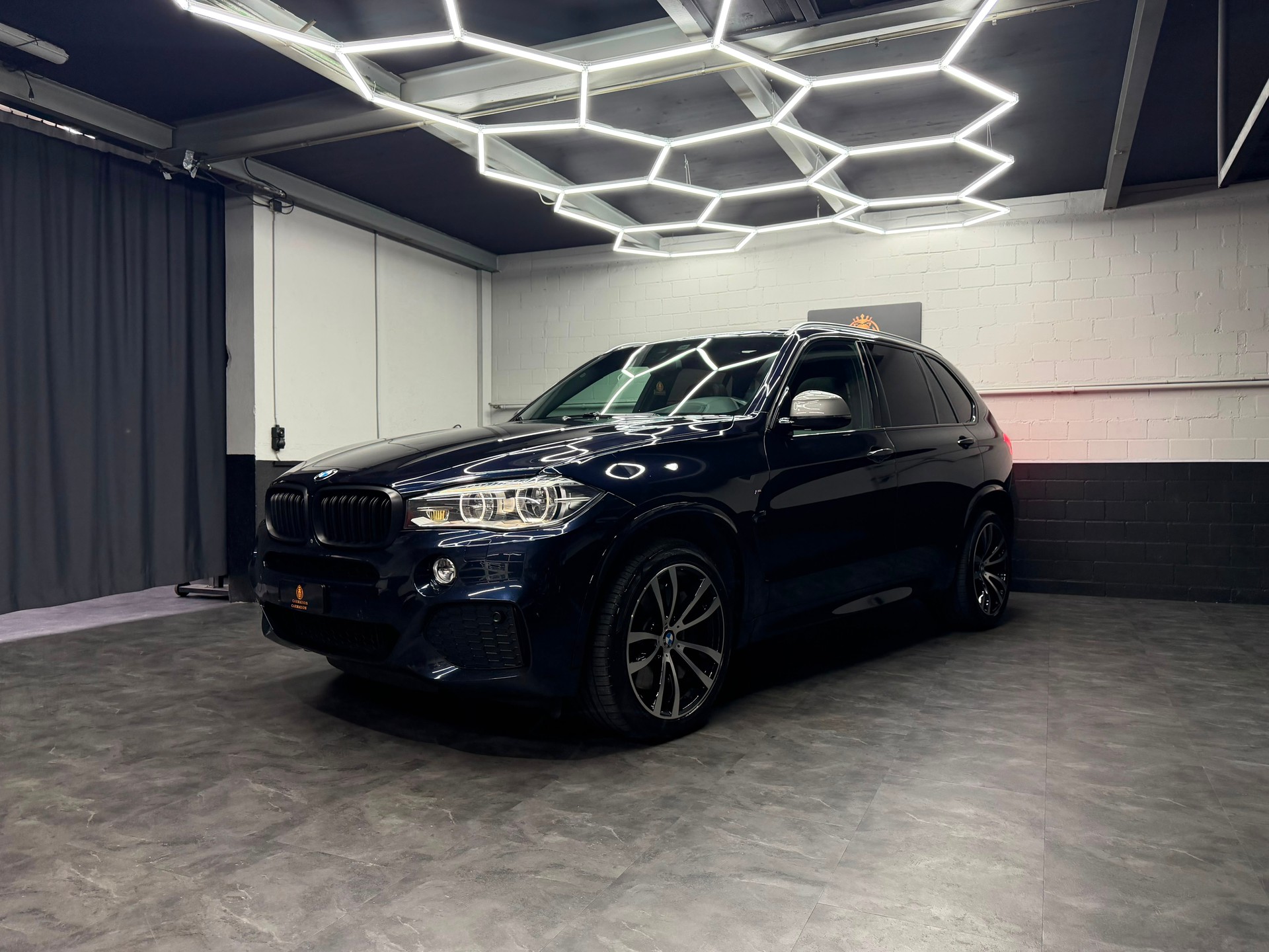 BMW X5 xDrive M50d Steptronic M-Paket | Panorama Dach | Harman/Kardon | Head-Up | 360° Kamera-image-2