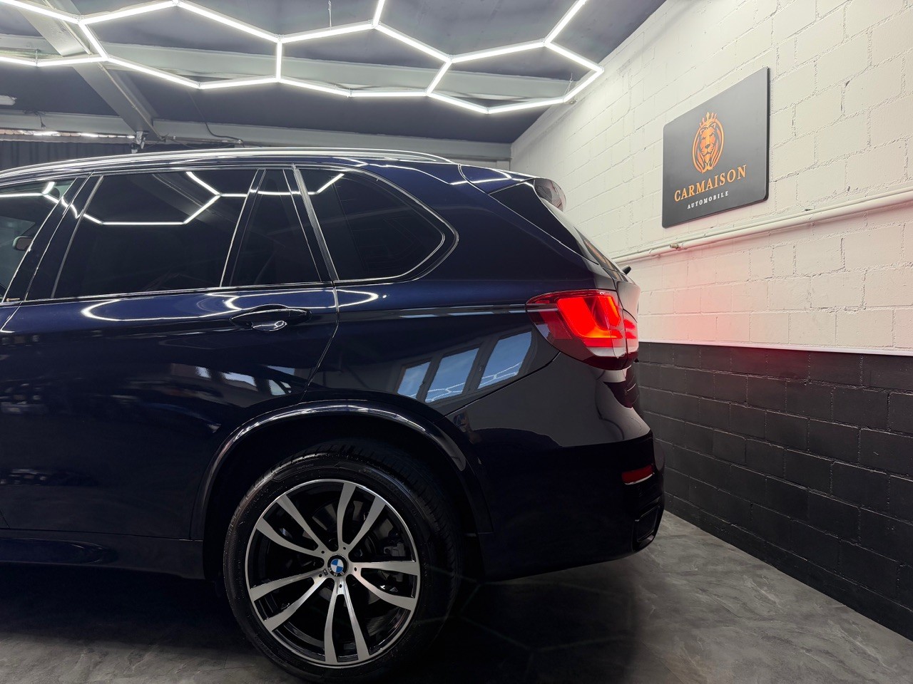 BMW X5 xDrive M50d Steptronic M-Paket | Panorama Dach | Harman/Kardon | Head-Up | 360° Kamera-image-3