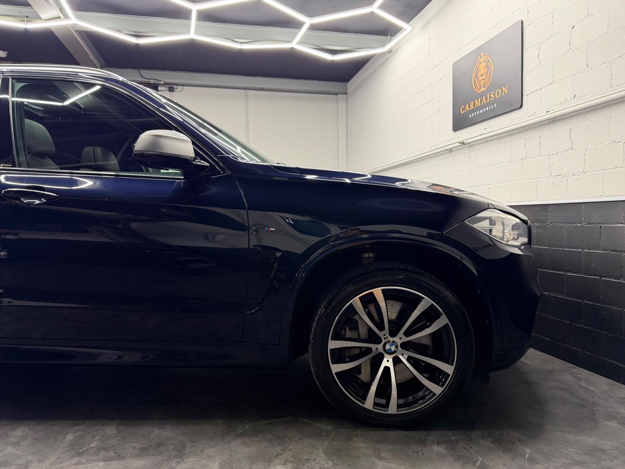 BMW X5 xDrive M50d Steptronic M-Paket | Panorama Dach | Harman/Kardon | Head-Up | 360° Kamera-image-10