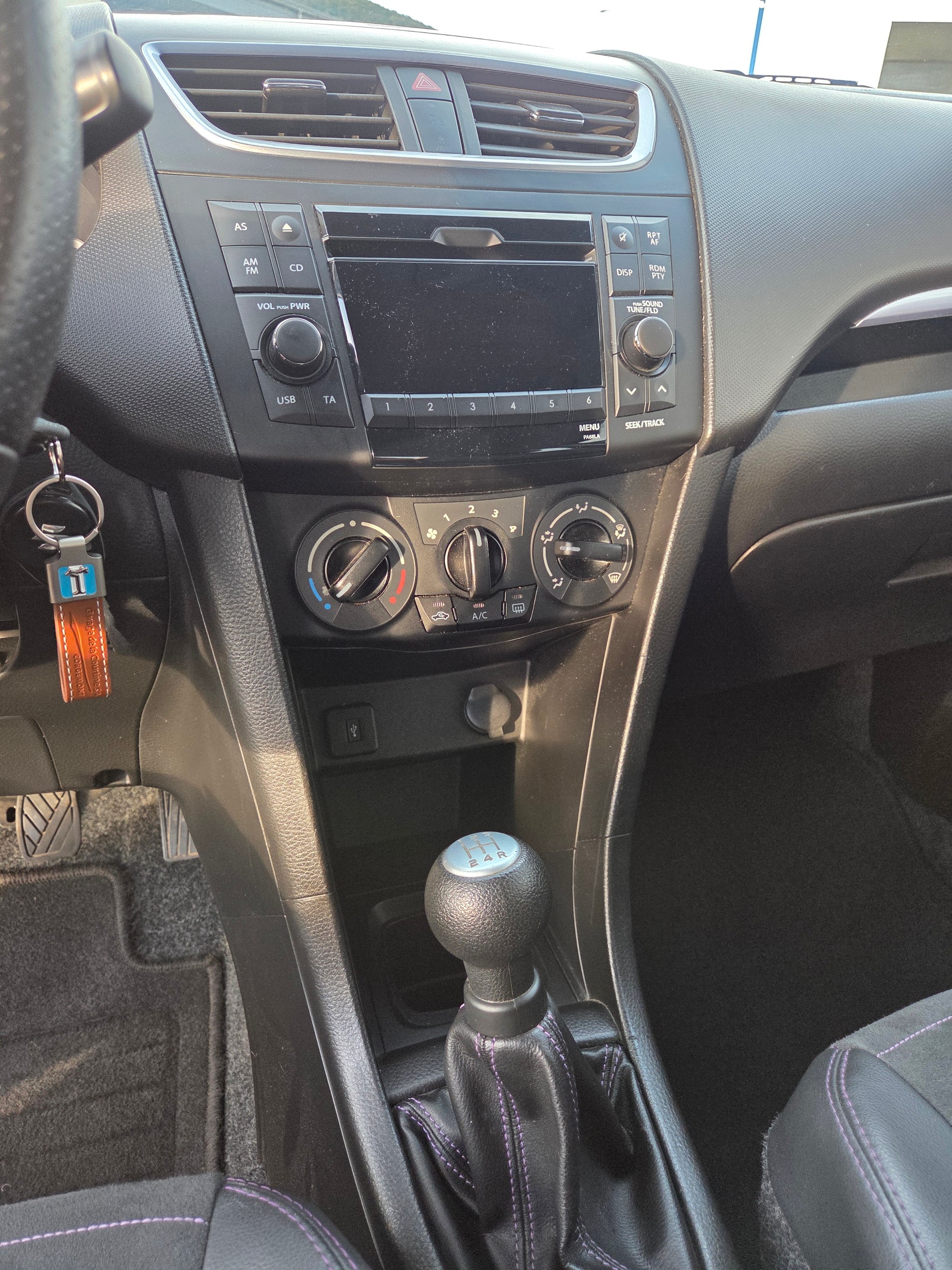 SUZUKI Swift 1.2i 16V Sergio Cellano-image-7