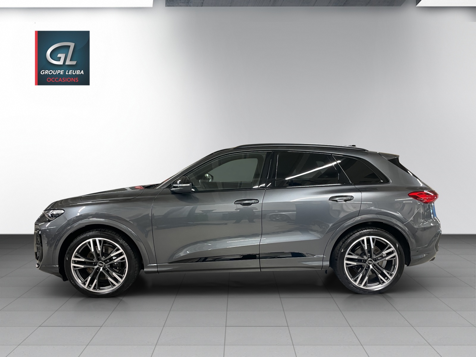 AUDI SQ5 TFSI quattro S-tronic-image-2