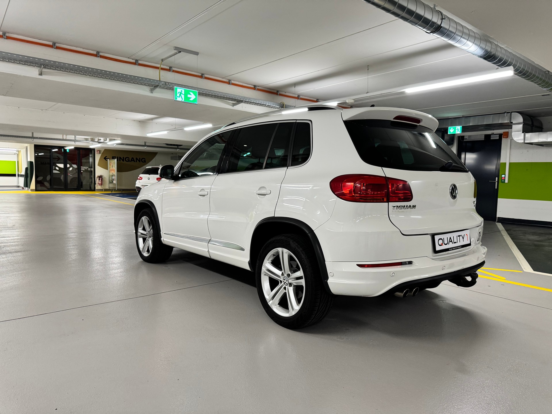 VW Tiguan 2.0 TDI BMT R-Line Design 4Motion-image-6