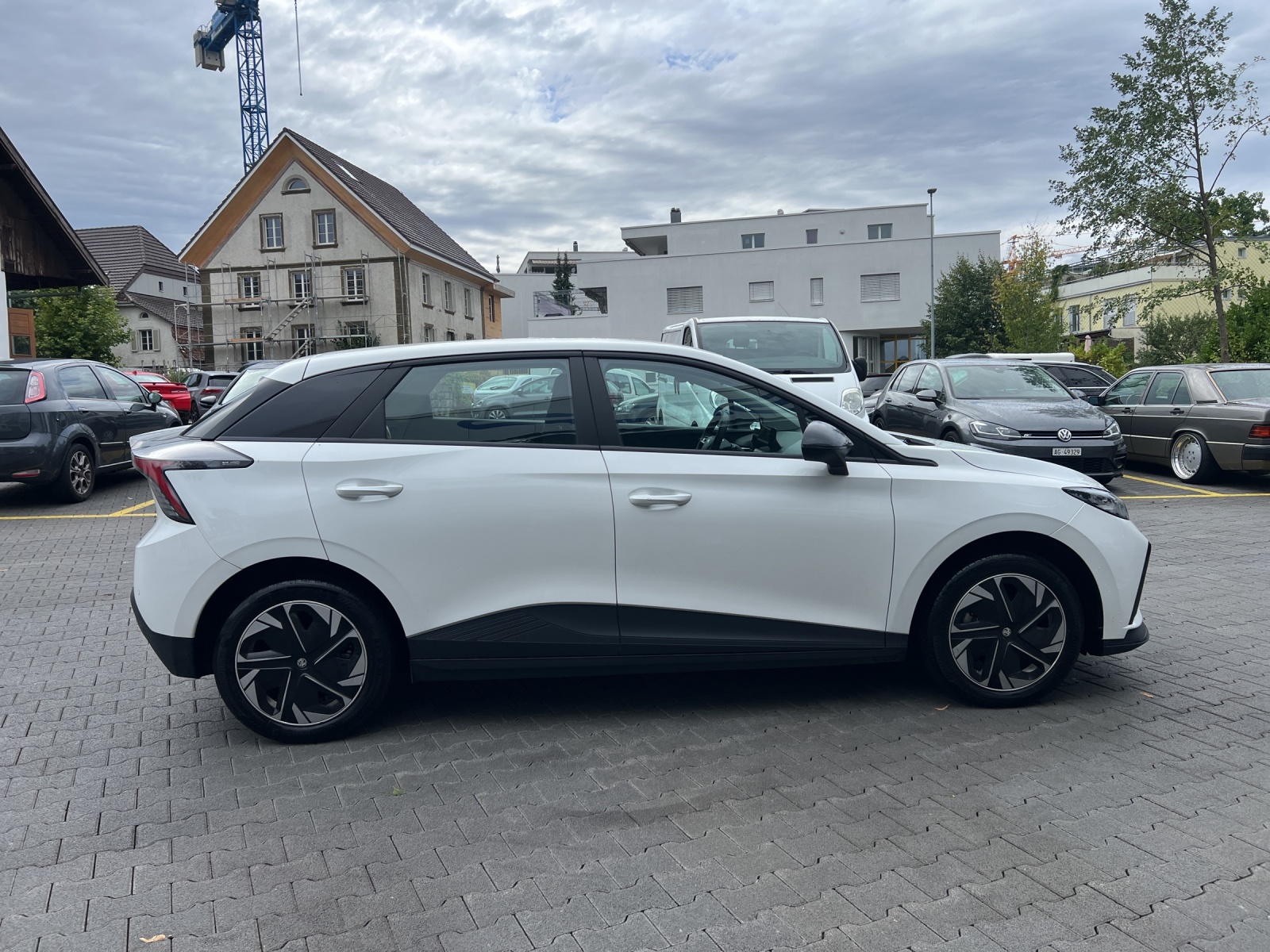 MG 4 EV 51kWh Standard-image-4