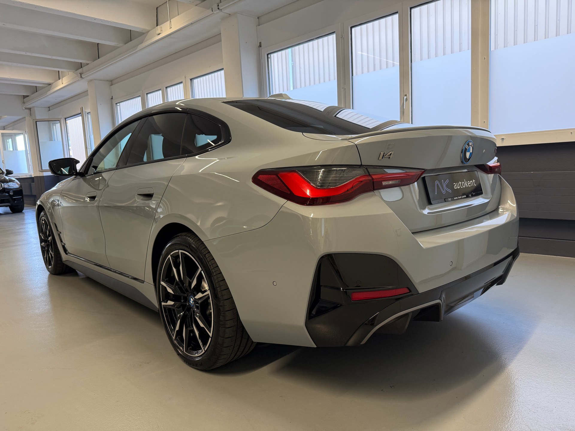 BMW i4 M50-image-3