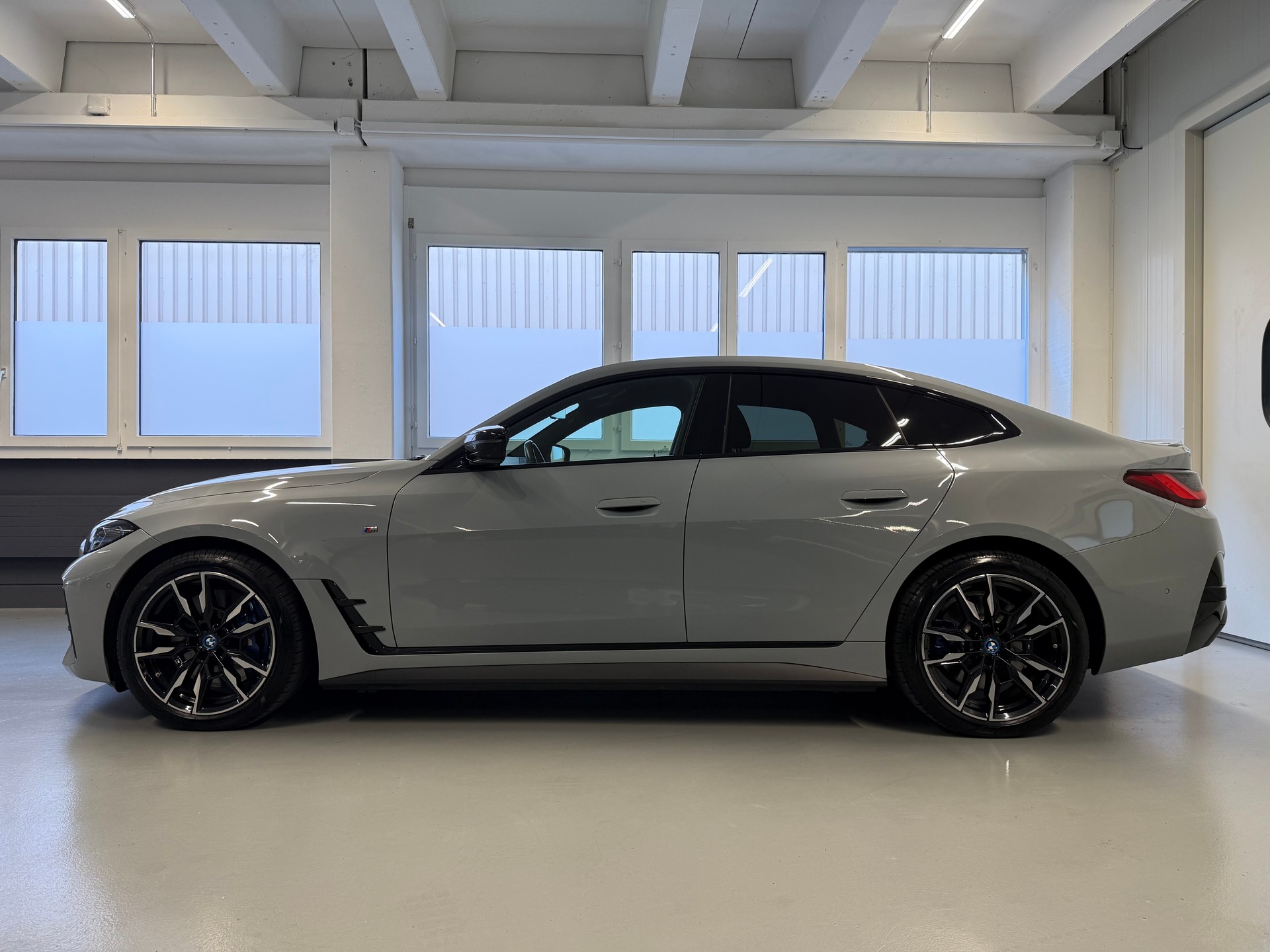 BMW i4 M50-image-2