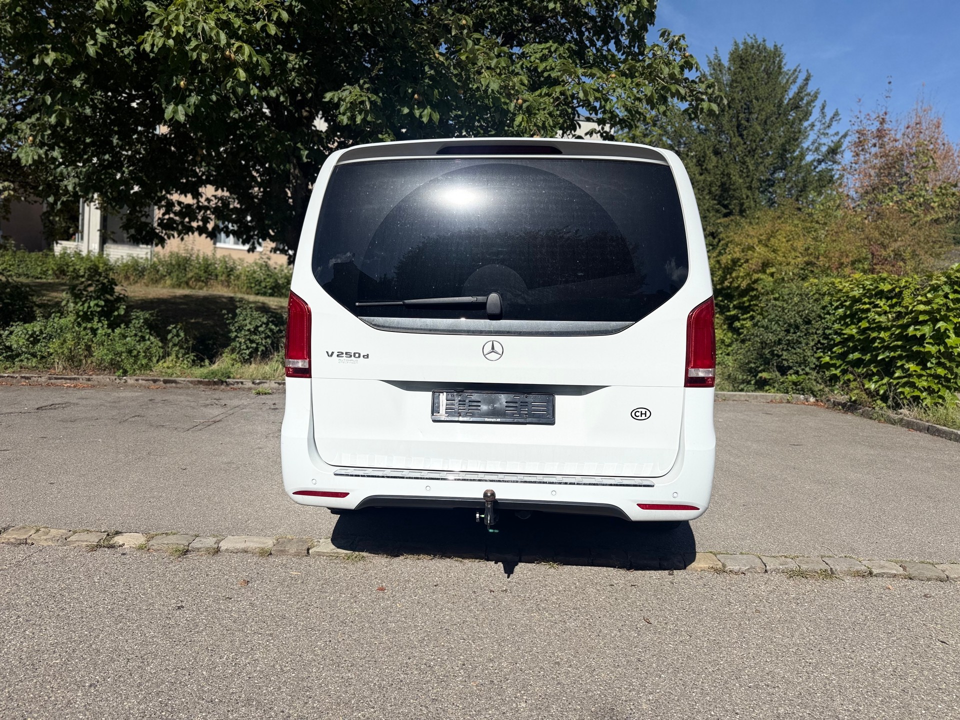 MERCEDES-BENZ V 250 d lang Avantgarde 9G-Tronic-image-6
