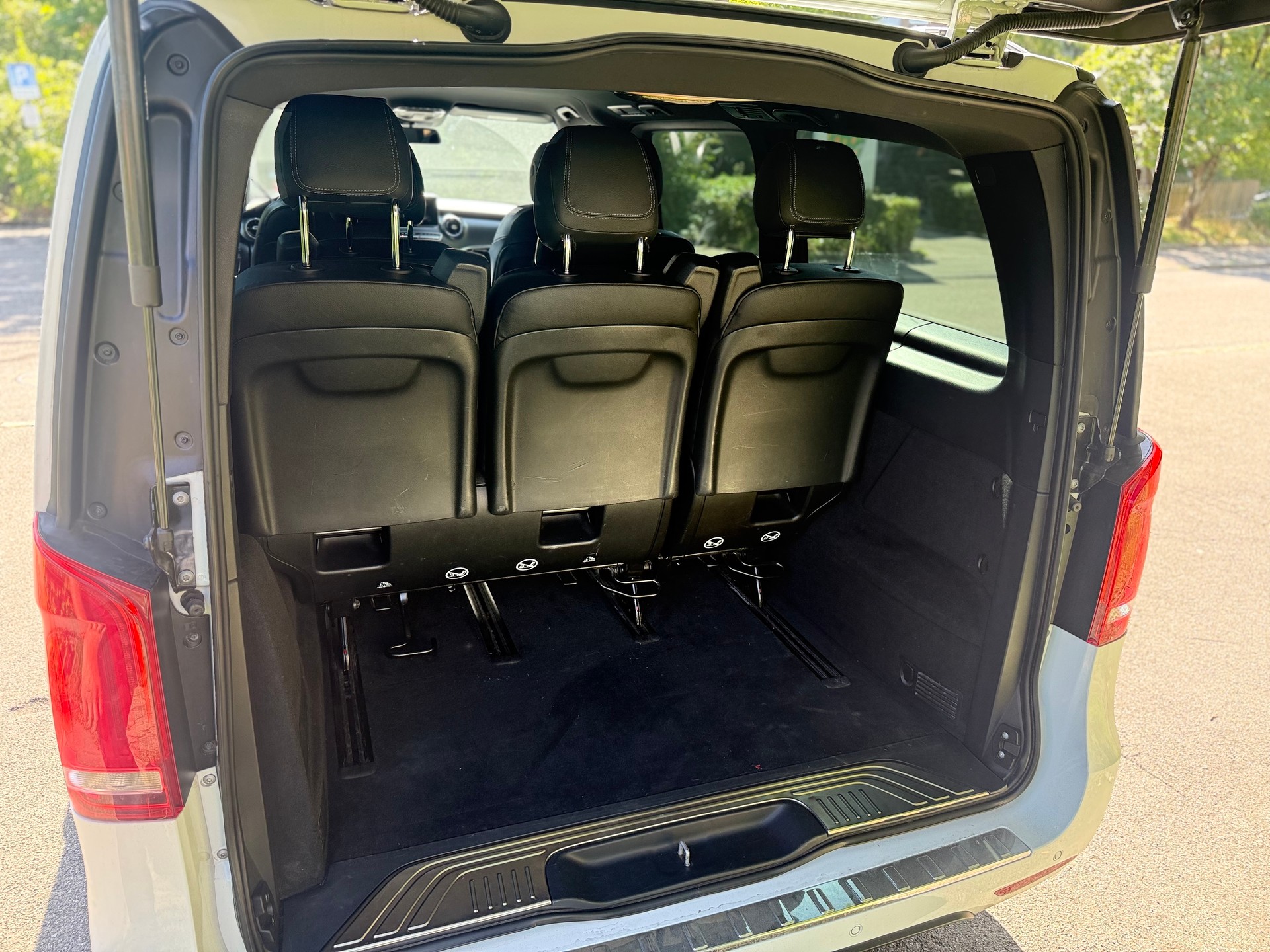 MERCEDES-BENZ V 250 d lang Avantgarde 9G-Tronic-image-9