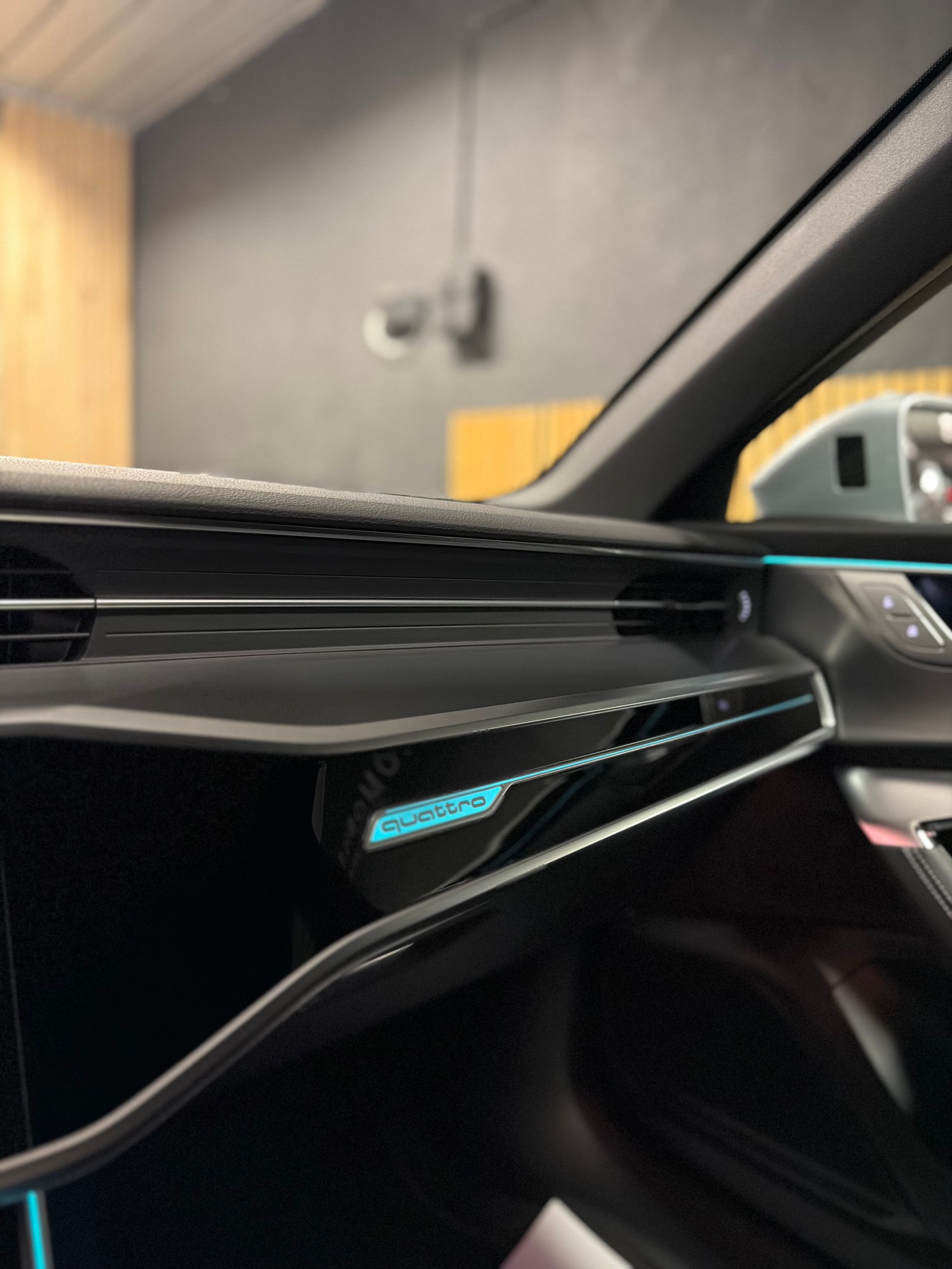 AUDI A6 Avant 50 TDI Sport quattro tiptronic-image-28