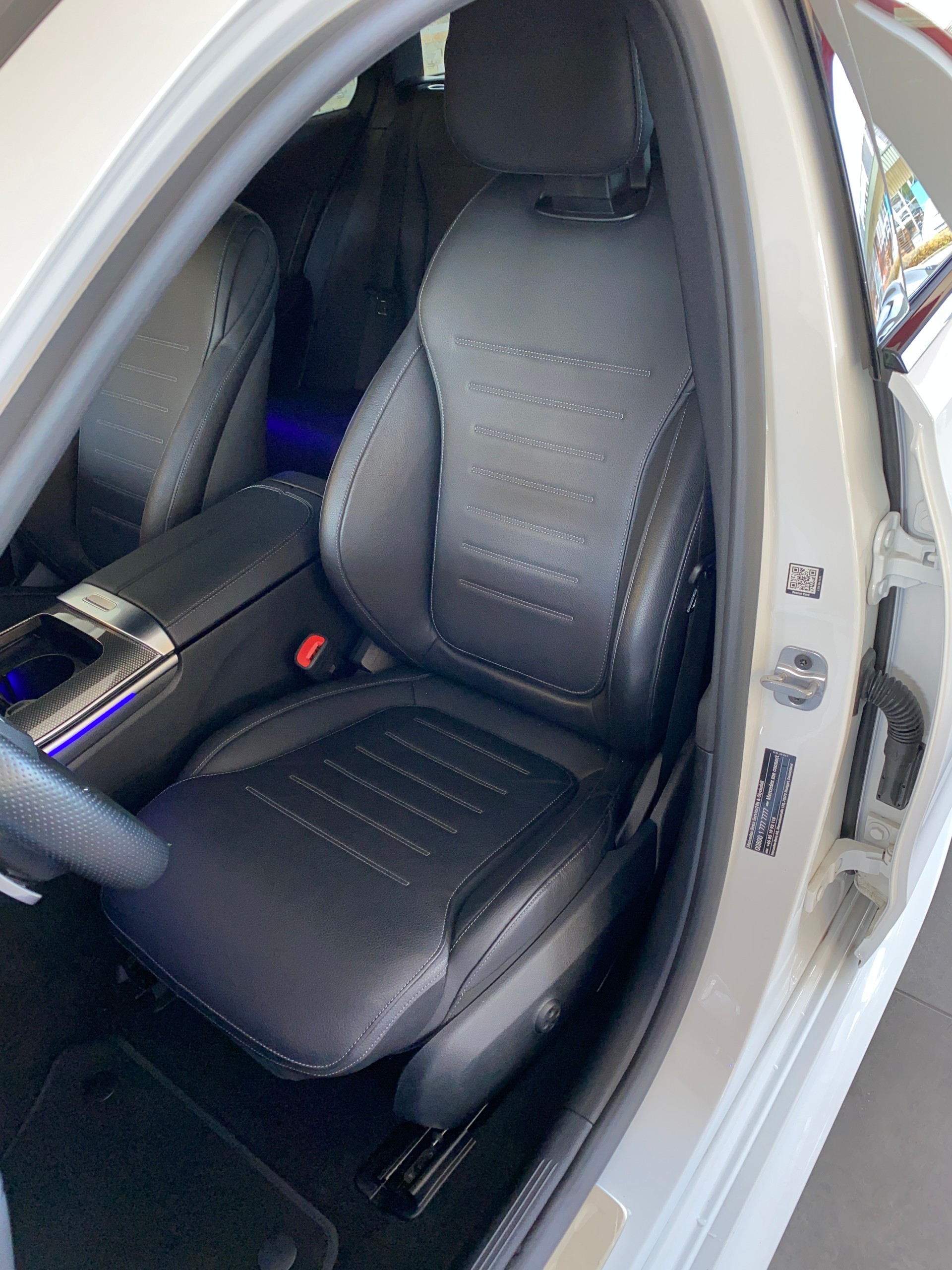 MERCEDES-BENZ C 300de T 4Matic AMG LINE-image-11