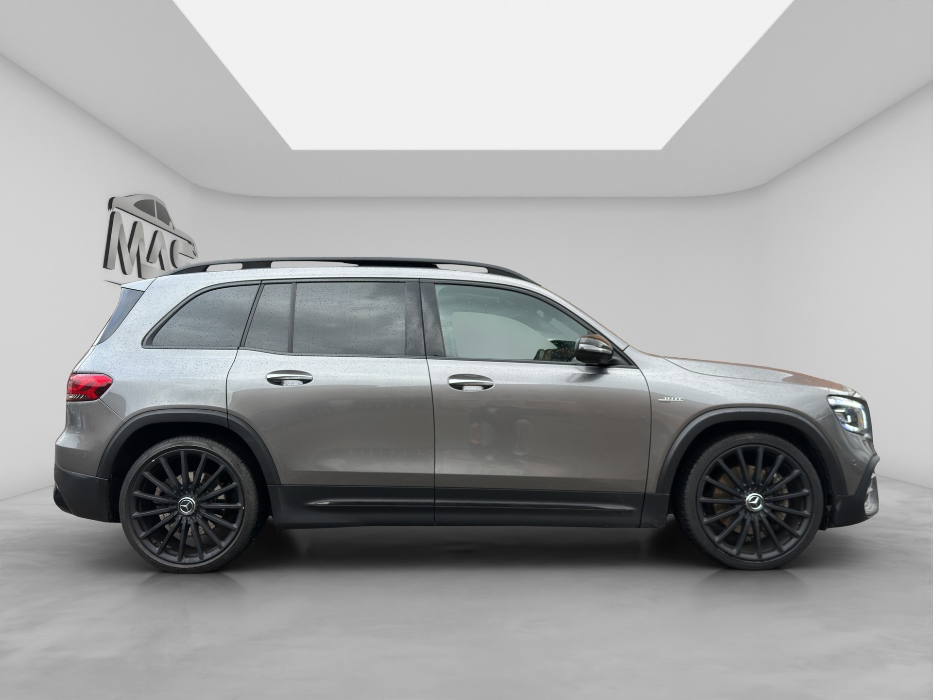 MERCEDES-BENZ GLB 35 AMG 4Matic 8G-Tronic-image-6
