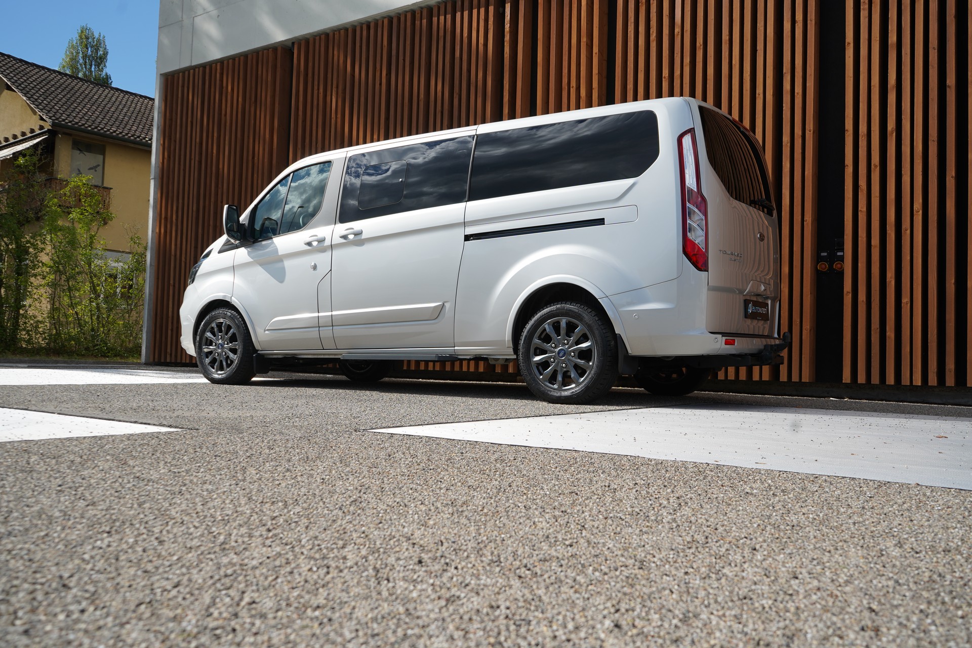 FORD TOURNEO CUSTOM 320 L2H1 TITANIUM X AUTOMAT l 170 PS-image-8