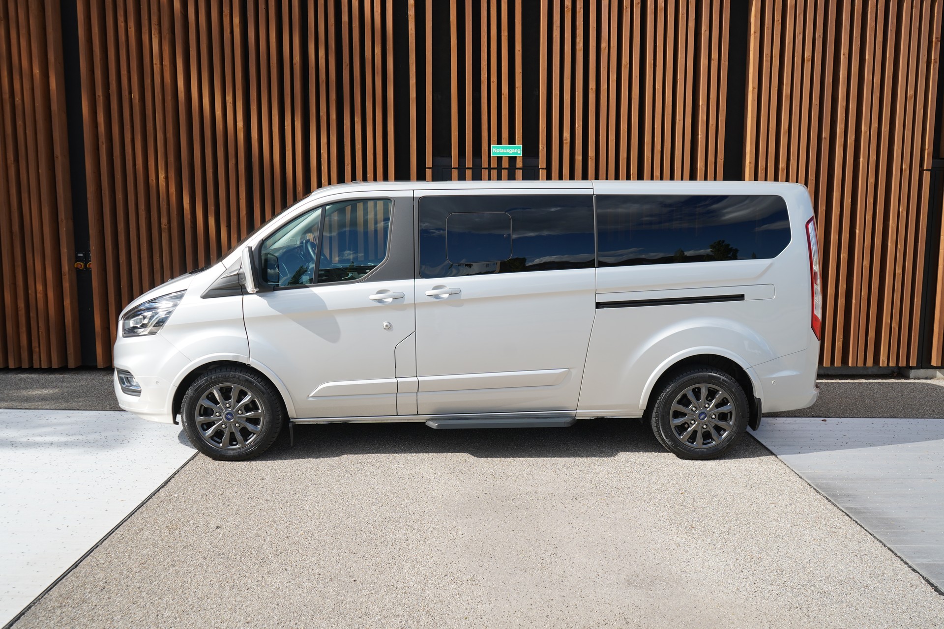 FORD TOURNEO CUSTOM 320 L2H1 TITANIUM X AUTOMAT l 170 PS-showroom-element-3