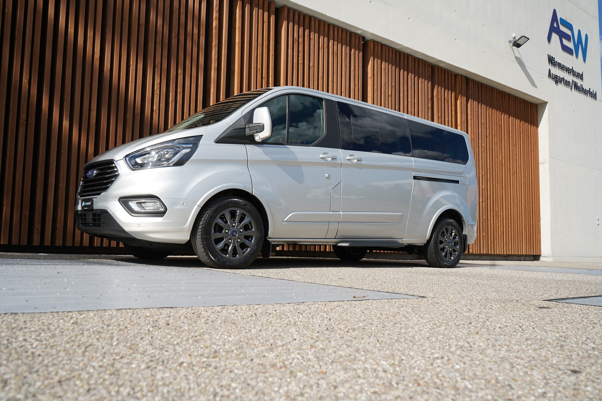 FORD TOURNEO CUSTOM 320 L2H1 TITANIUM X AUTOMAT l 170 PS-image-6